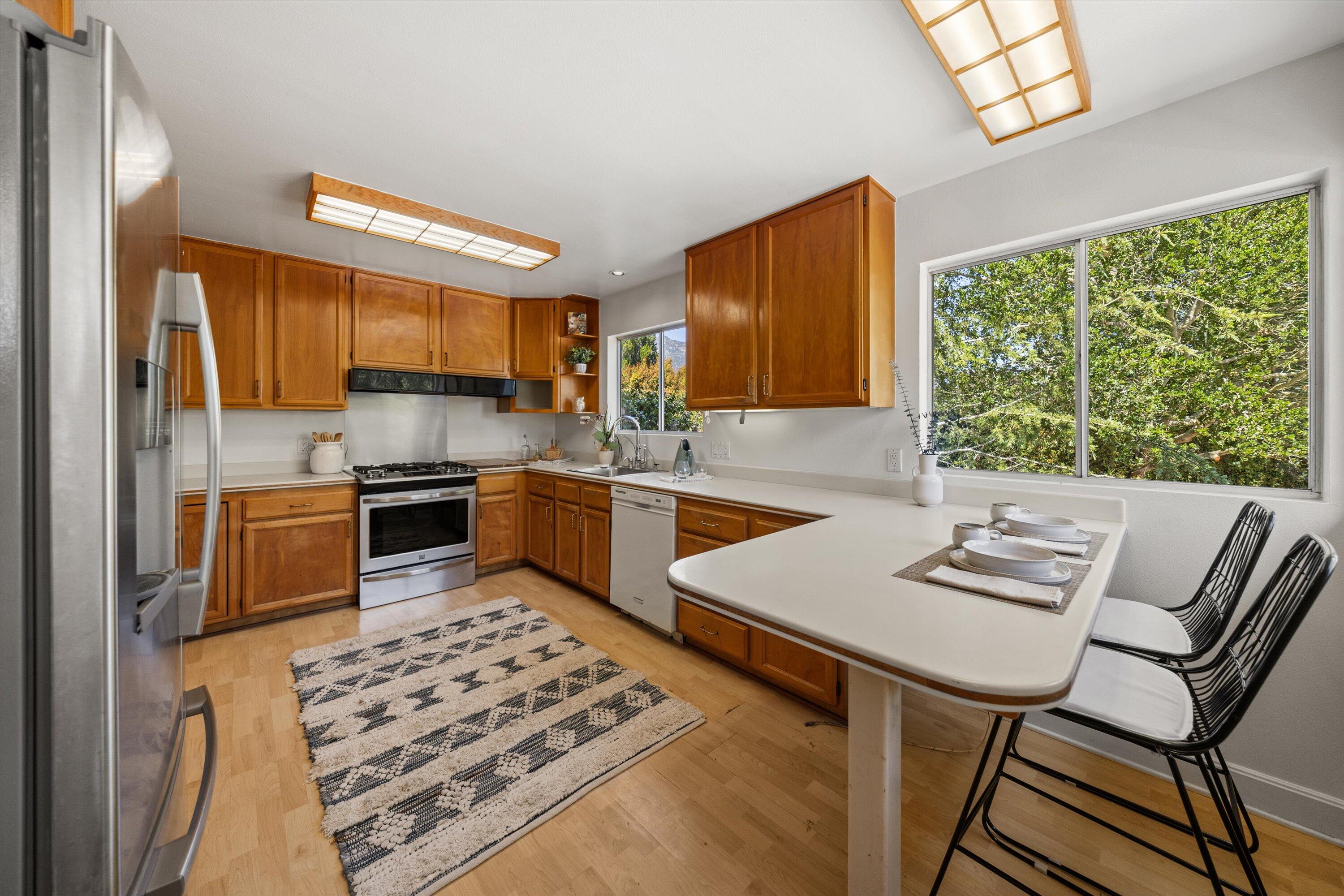 Montecito, California 93108, United States, 4 Bedrooms Bedrooms, ,4 BathroomsBathrooms,Residential,Pending,121643