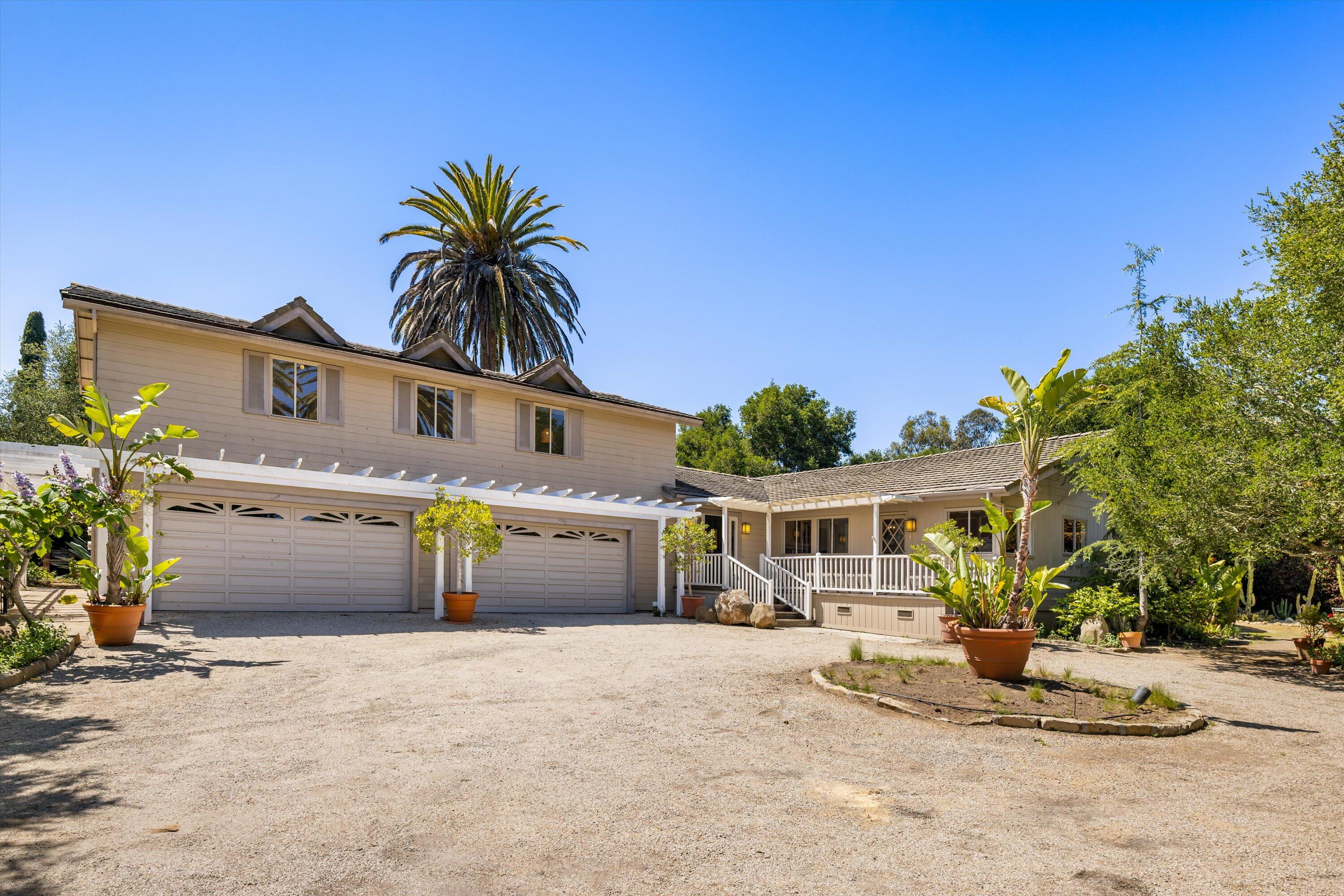 Montecito, California 93108, United States, 4 Bedrooms Bedrooms, ,4 BathroomsBathrooms,Residential,Pending,121643