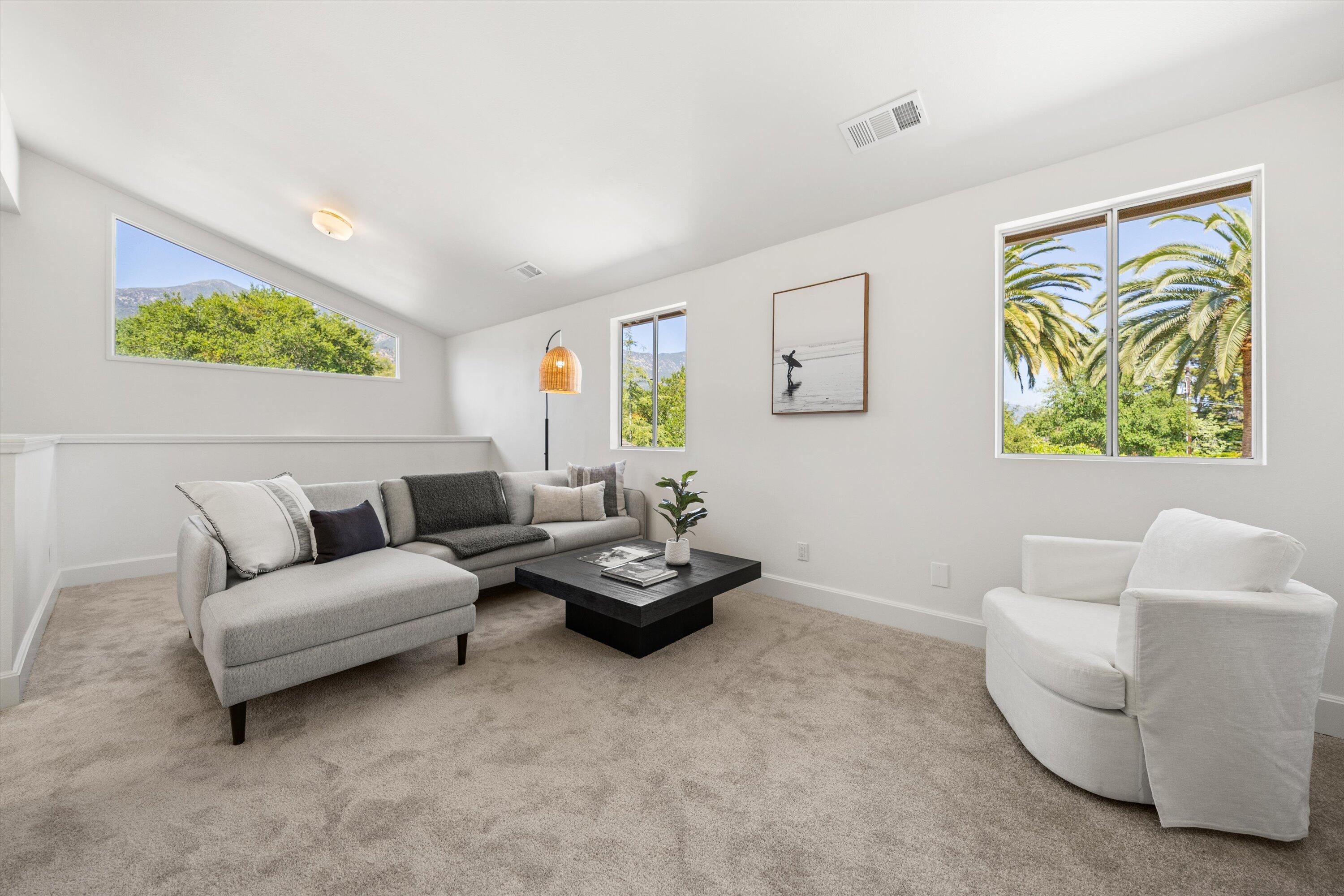 Montecito, California 93108, United States, 4 Bedrooms Bedrooms, ,4 BathroomsBathrooms,Residential,Pending,121643