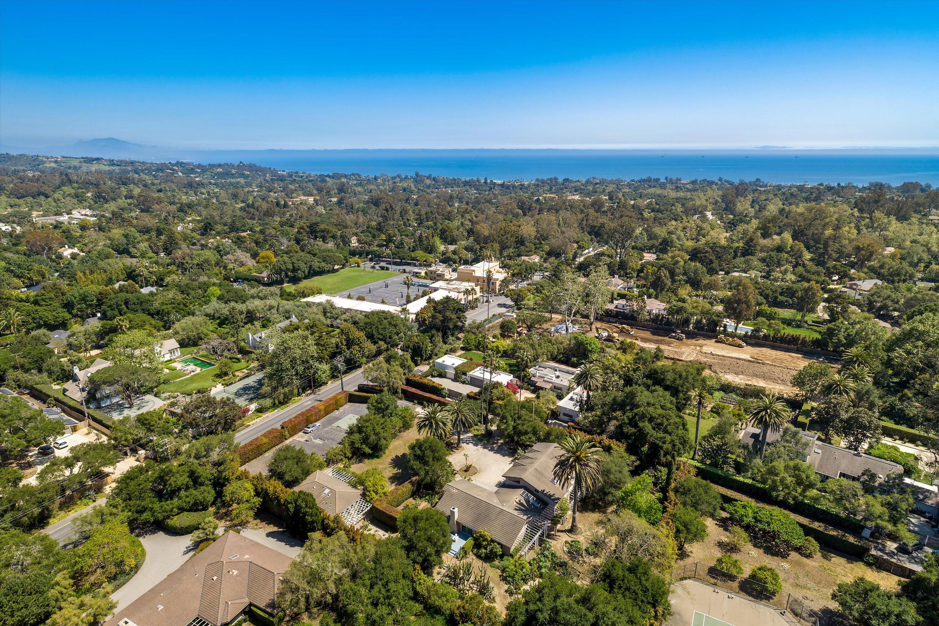 Montecito, California 93108, United States, 4 Bedrooms Bedrooms, ,4 BathroomsBathrooms,Residential,Pending,121643