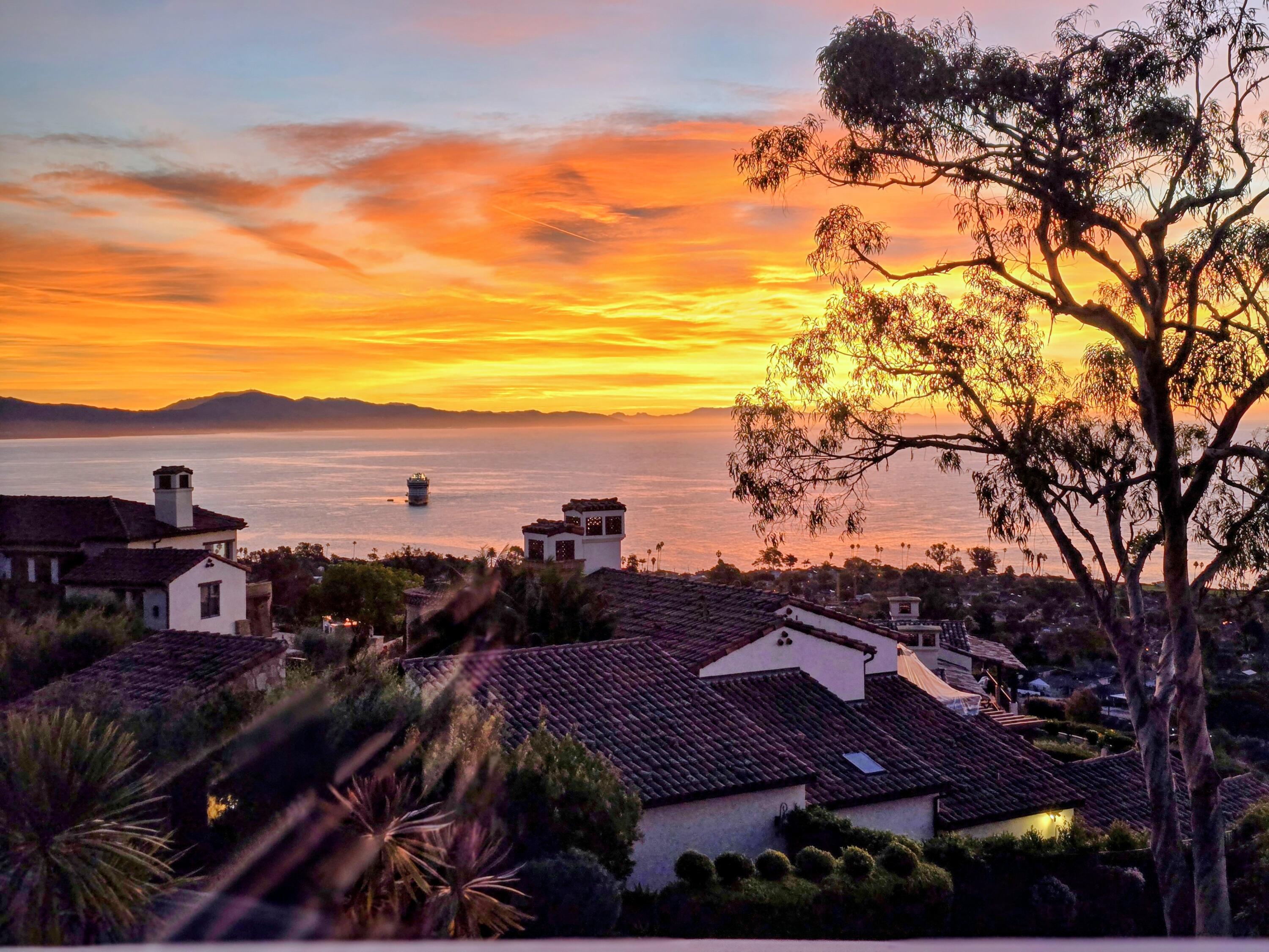 1643 La Vista Del Oceano