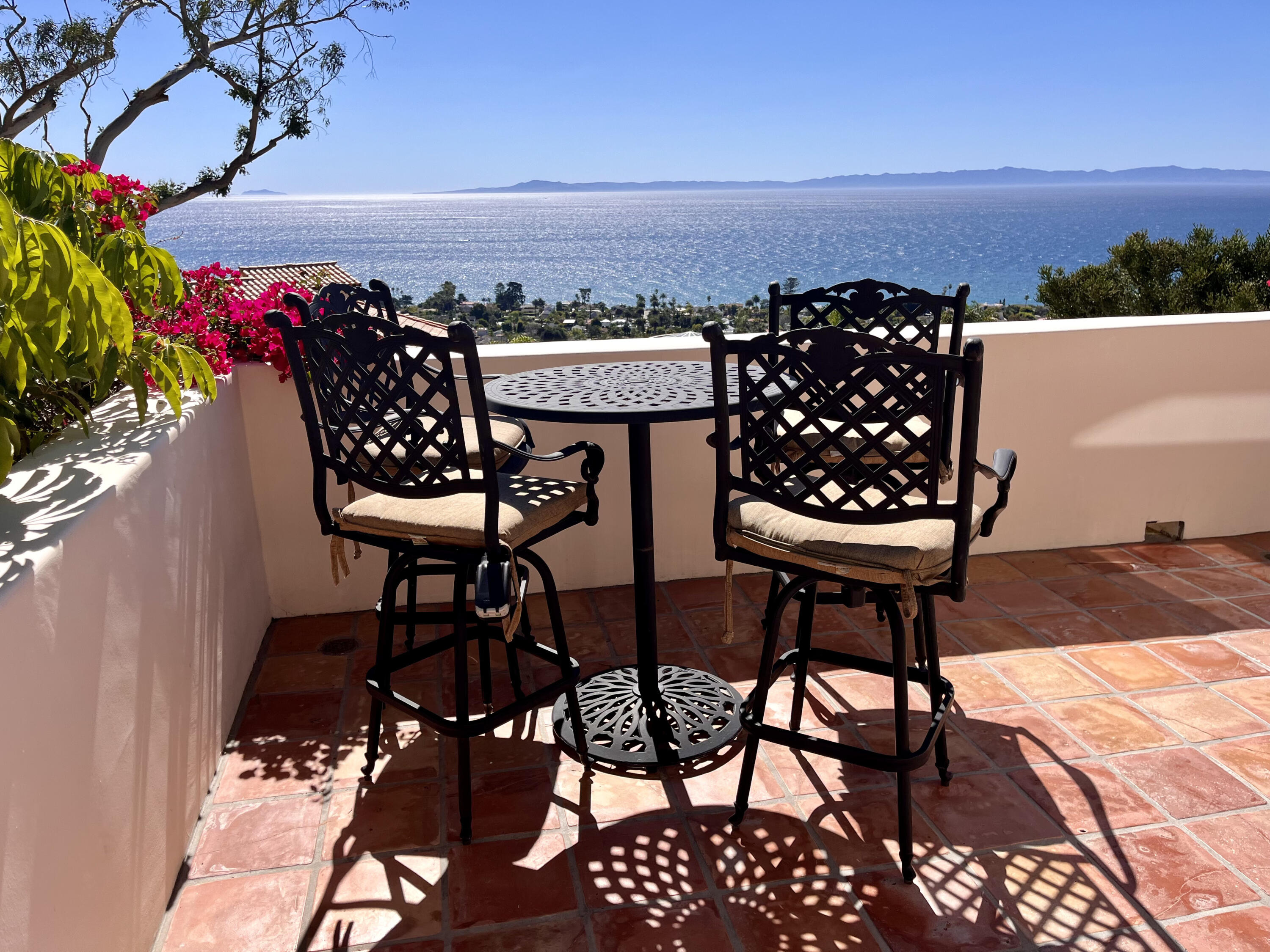 1643 La Vista Del Oceano