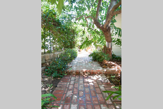 Santa Barbara, California 93110, United States, 2 Bedrooms Bedrooms, ,2 BathroomsBathrooms,Residential,Active,51947