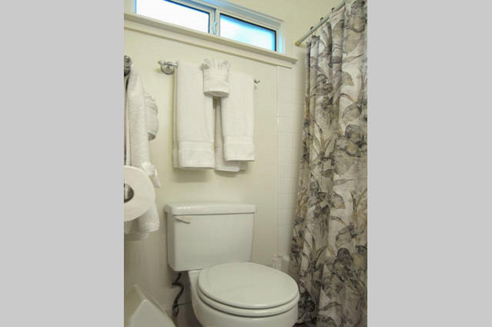 Santa Barbara, California 93110, United States, 2 Bedrooms Bedrooms, ,2 BathroomsBathrooms,Residential,Active,51947