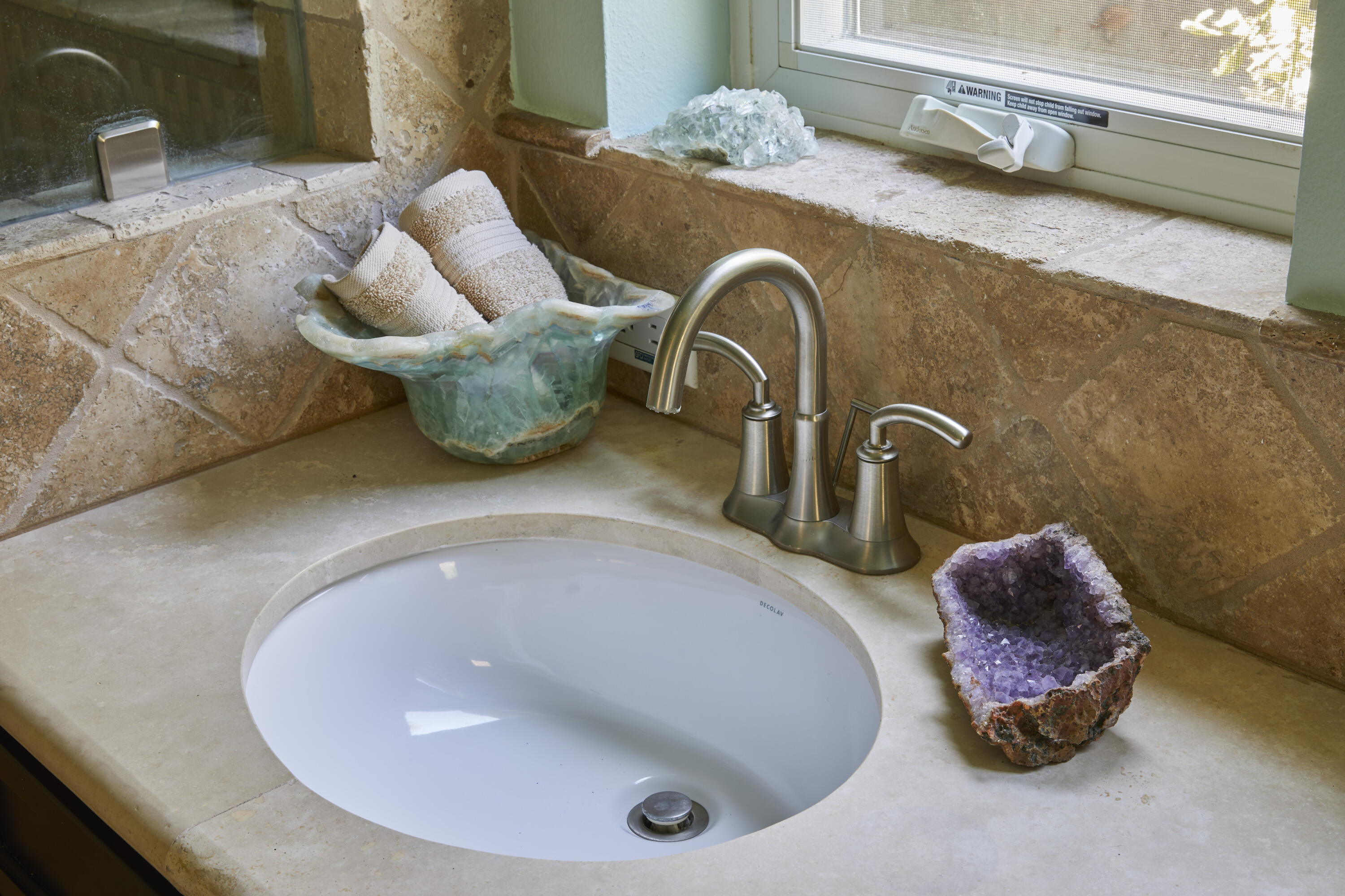 Ojai, California 93023, United States, 6 Bedrooms Bedrooms, ,5 BathroomsBathrooms,Residential,Active,204035