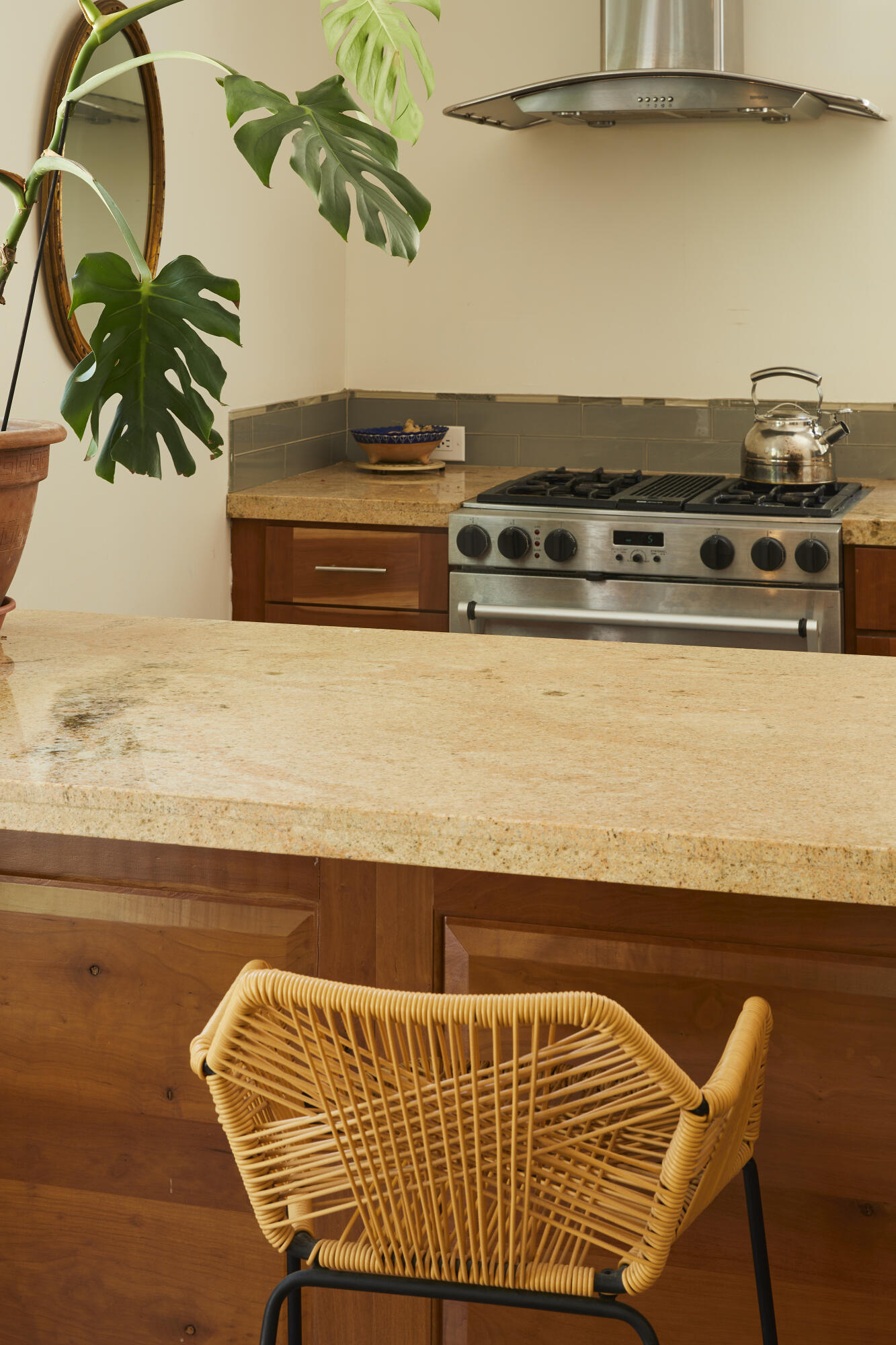 Ojai, California 93023, United States, 6 Bedrooms Bedrooms, ,5 BathroomsBathrooms,Residential,Active,204035