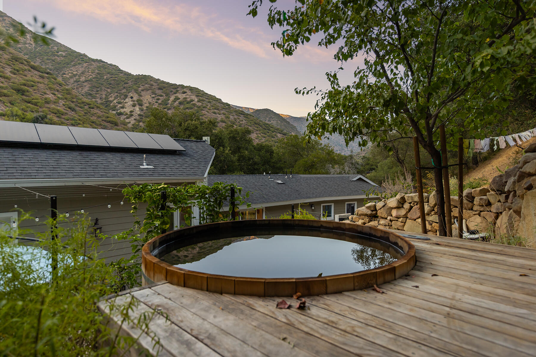 Ojai, California 93023, United States, 6 Bedrooms Bedrooms, ,5 BathroomsBathrooms,Residential,Active,204035