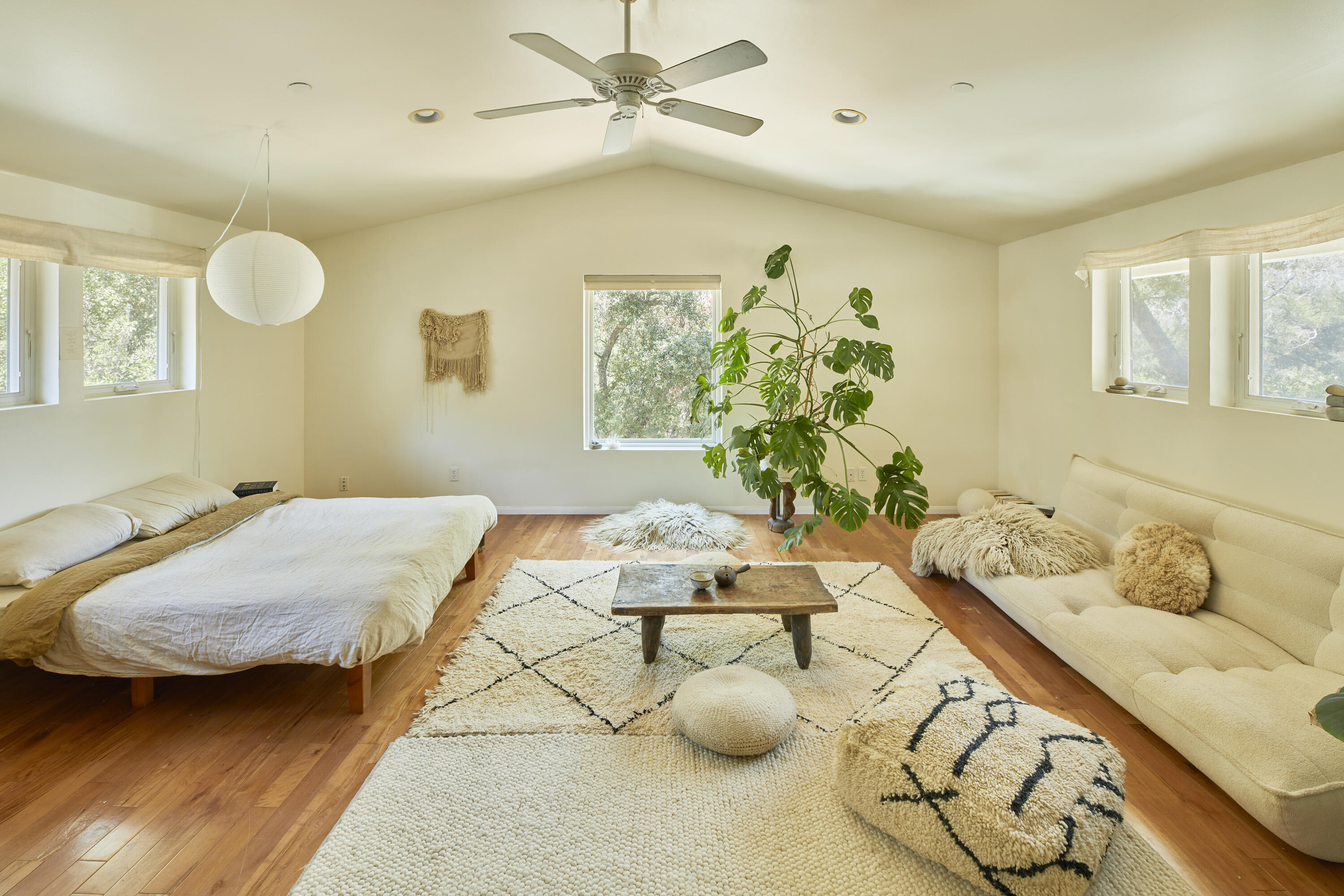 Ojai, California 93023, United States, 6 Bedrooms Bedrooms, ,5 BathroomsBathrooms,Residential,Active,204035