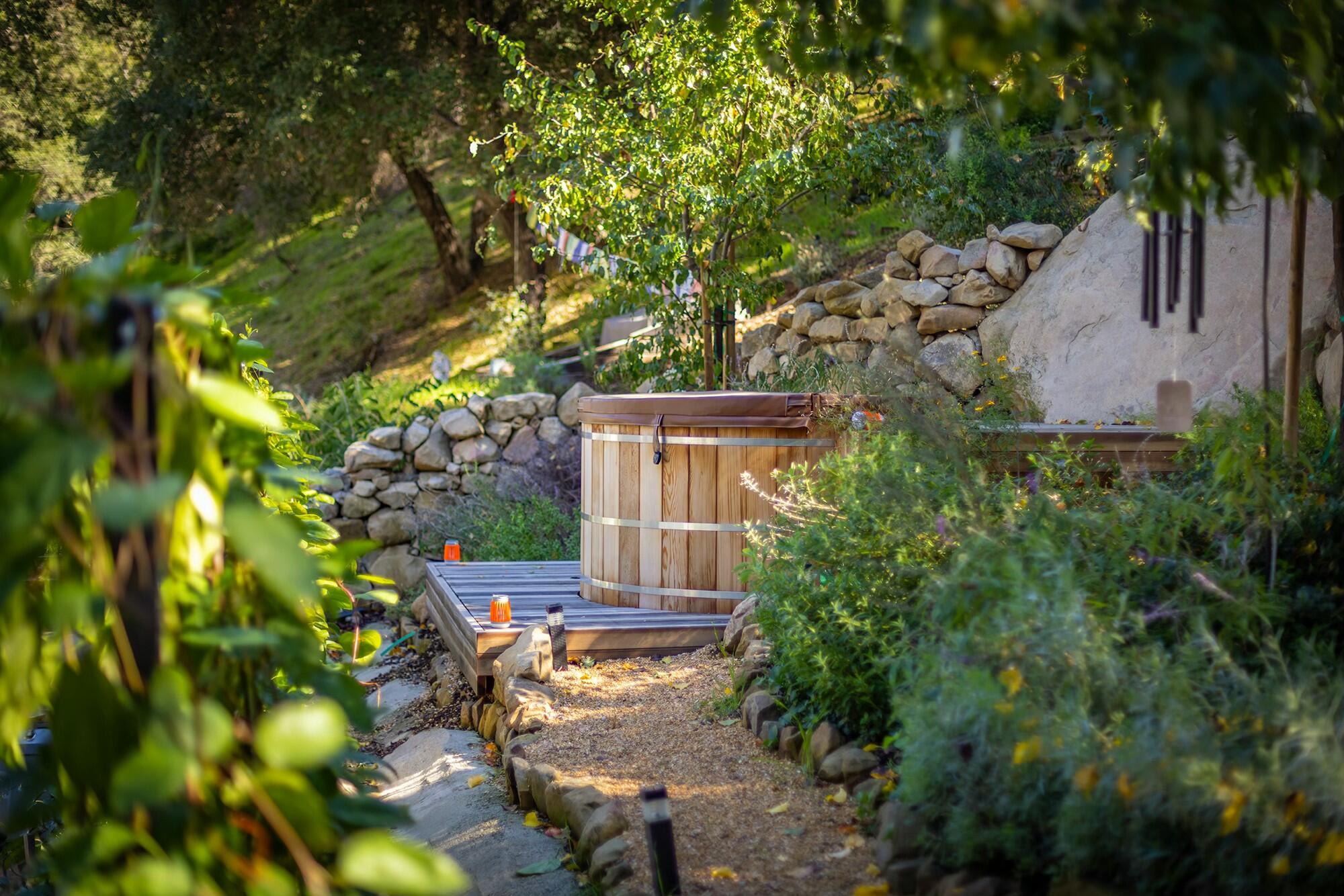 Ojai, California 93023, United States, 6 Bedrooms Bedrooms, ,5 BathroomsBathrooms,Residential,Active,204035