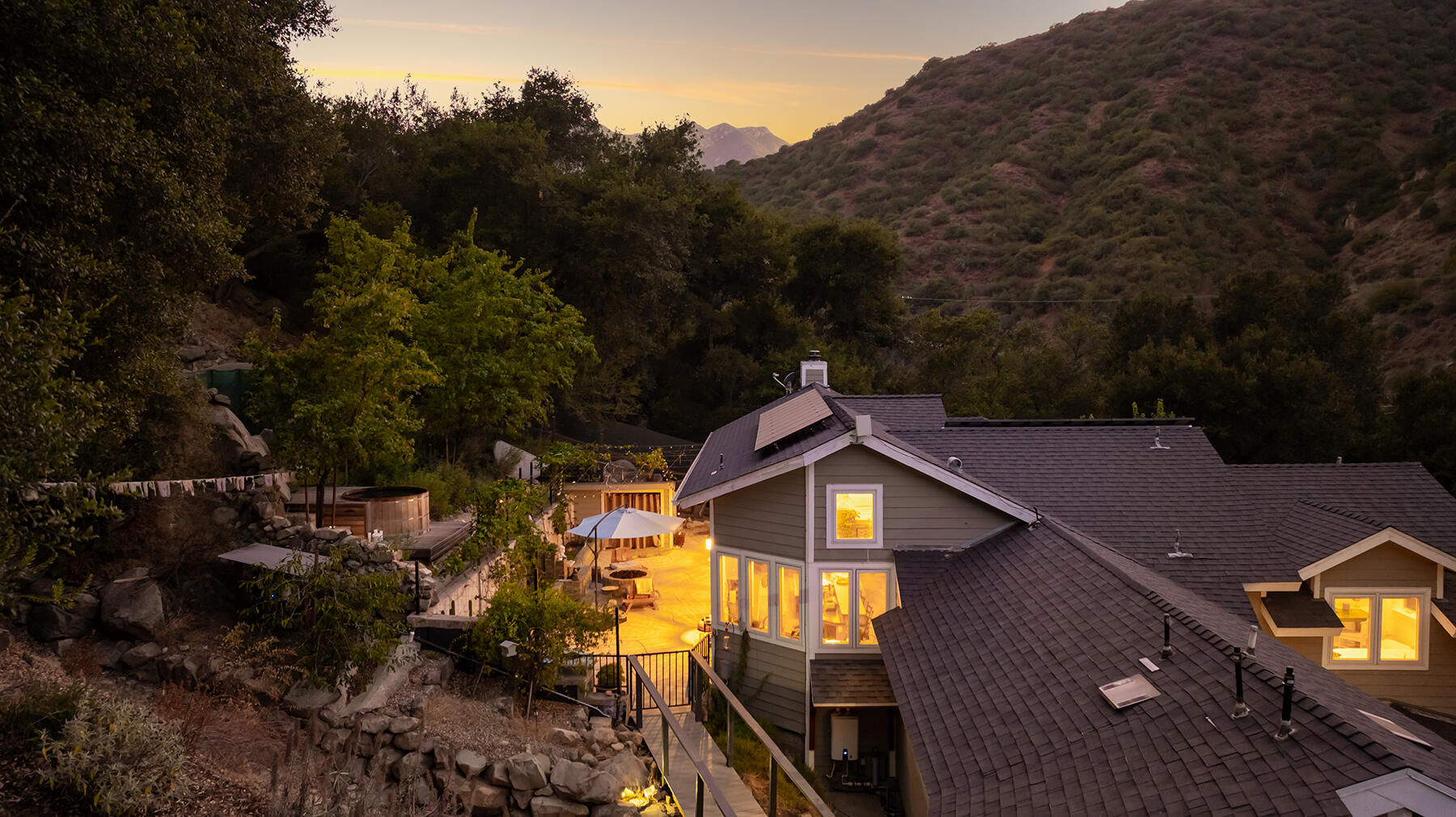 Ojai, California 93023, United States, 6 Bedrooms Bedrooms, ,5 BathroomsBathrooms,Residential,Active,204035