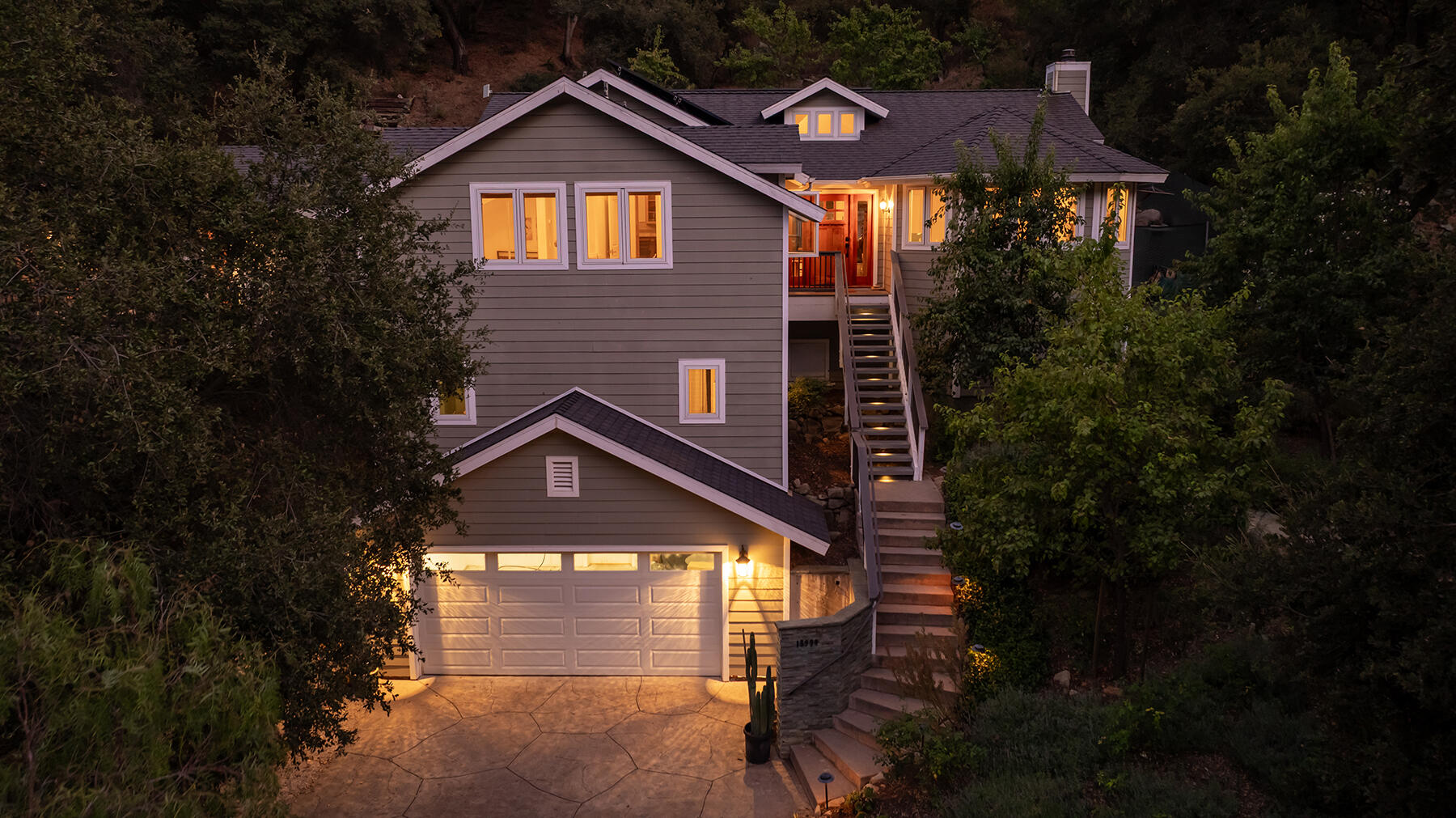 Ojai, California 93023, United States, 6 Bedrooms Bedrooms, ,5 BathroomsBathrooms,Residential,Active,204035