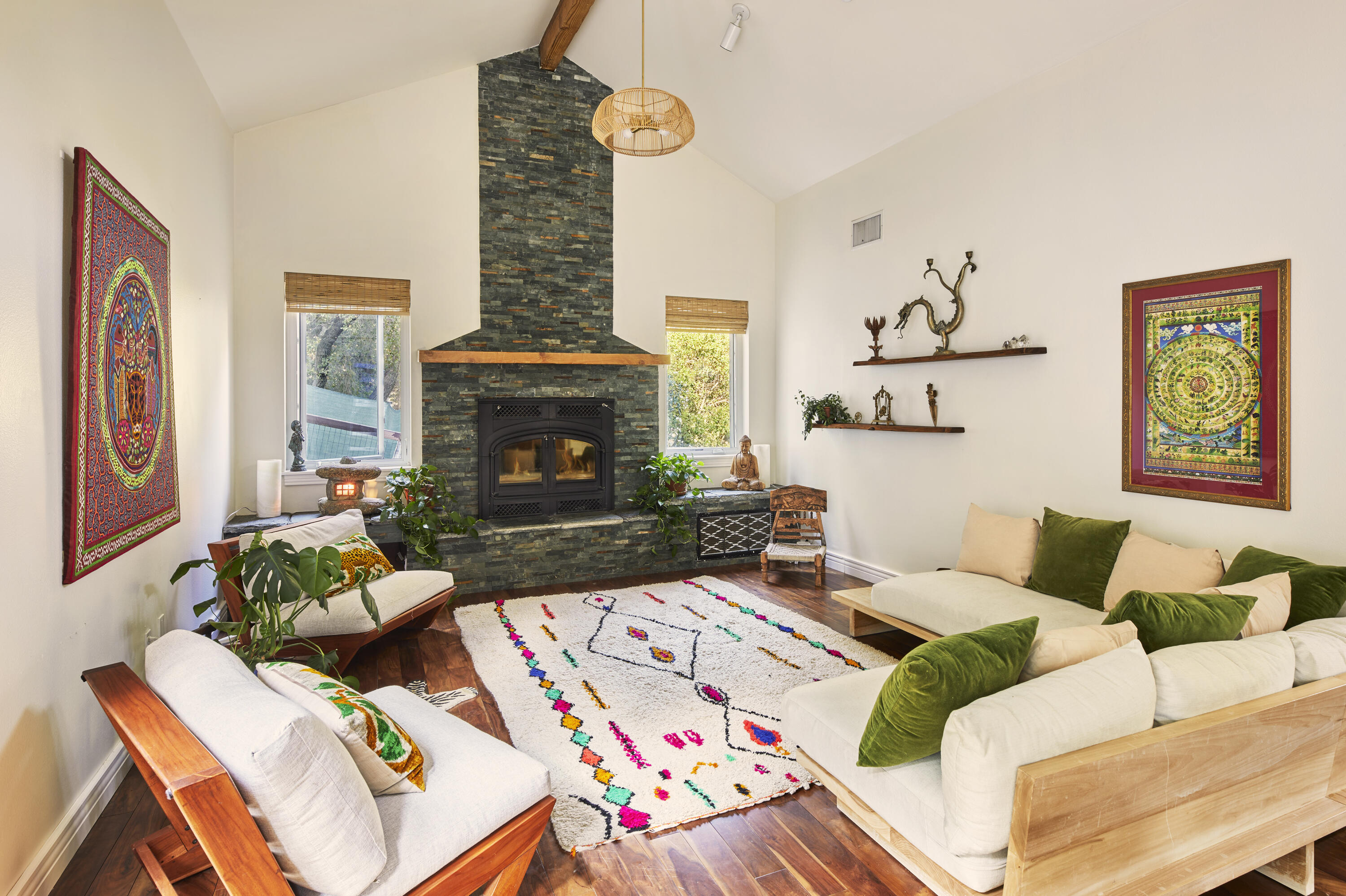 Ojai, California 93023, United States, 6 Bedrooms Bedrooms, ,5 BathroomsBathrooms,Residential,Active,204035