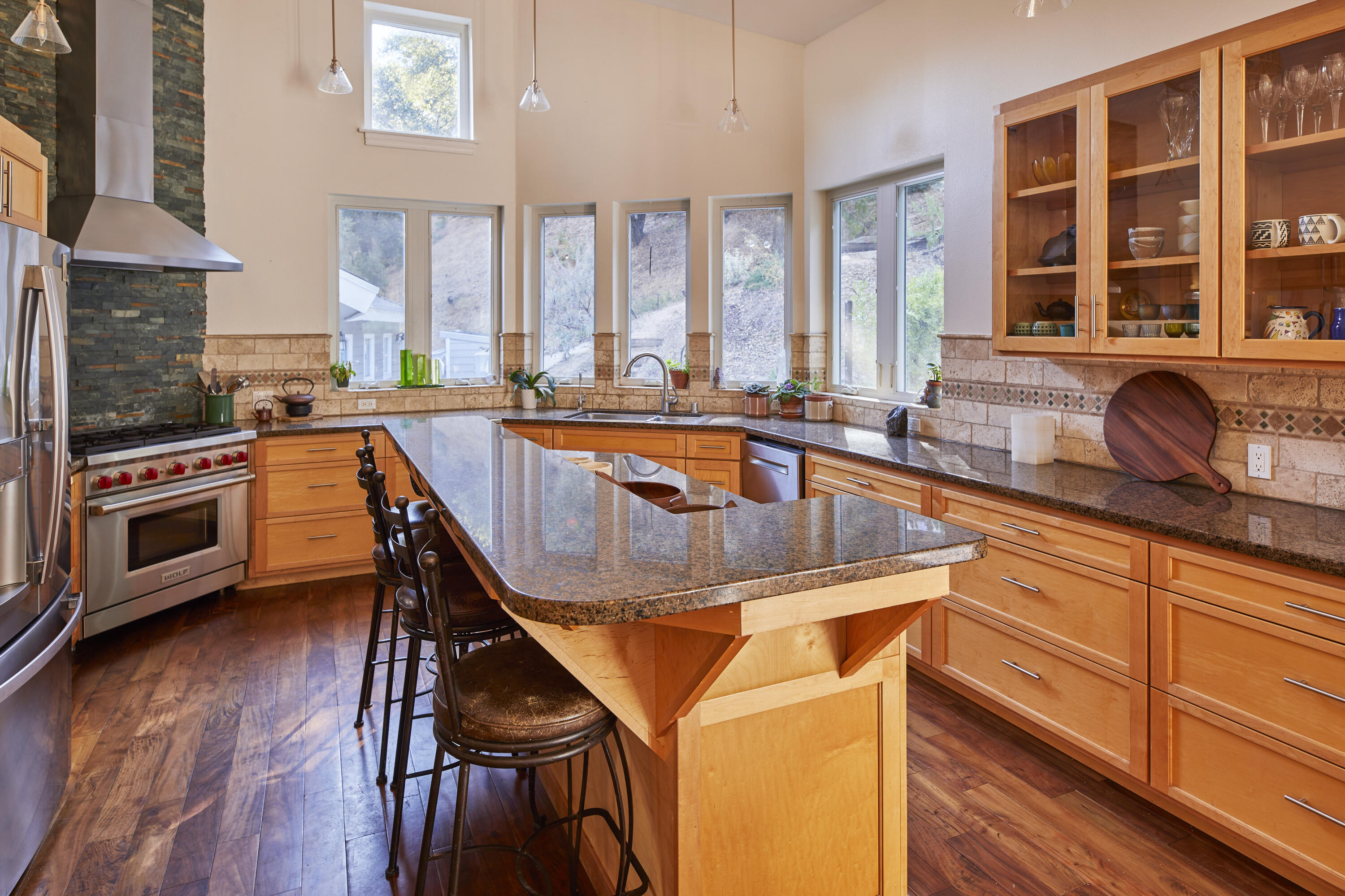 Ojai, California 93023, United States, 6 Bedrooms Bedrooms, ,5 BathroomsBathrooms,Residential,Active,204035