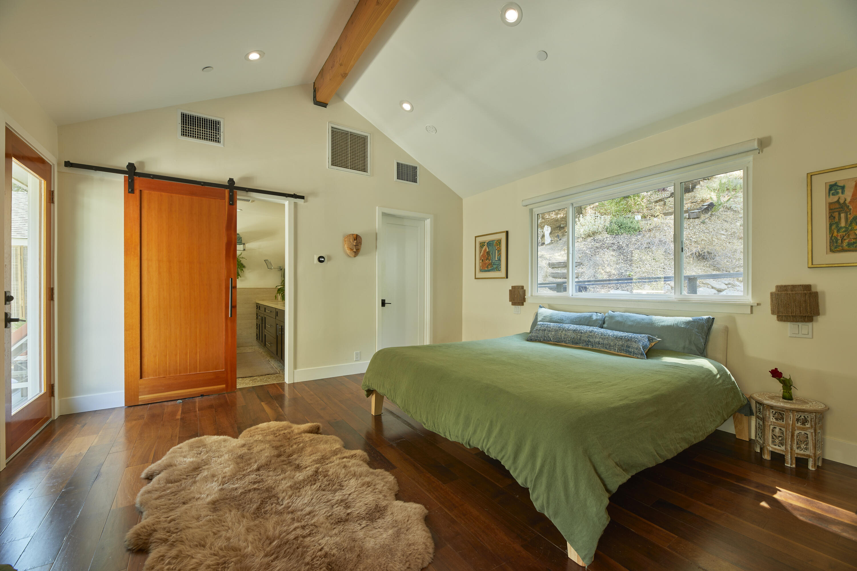 Ojai, California 93023, United States, 6 Bedrooms Bedrooms, ,5 BathroomsBathrooms,Residential,Active,204035