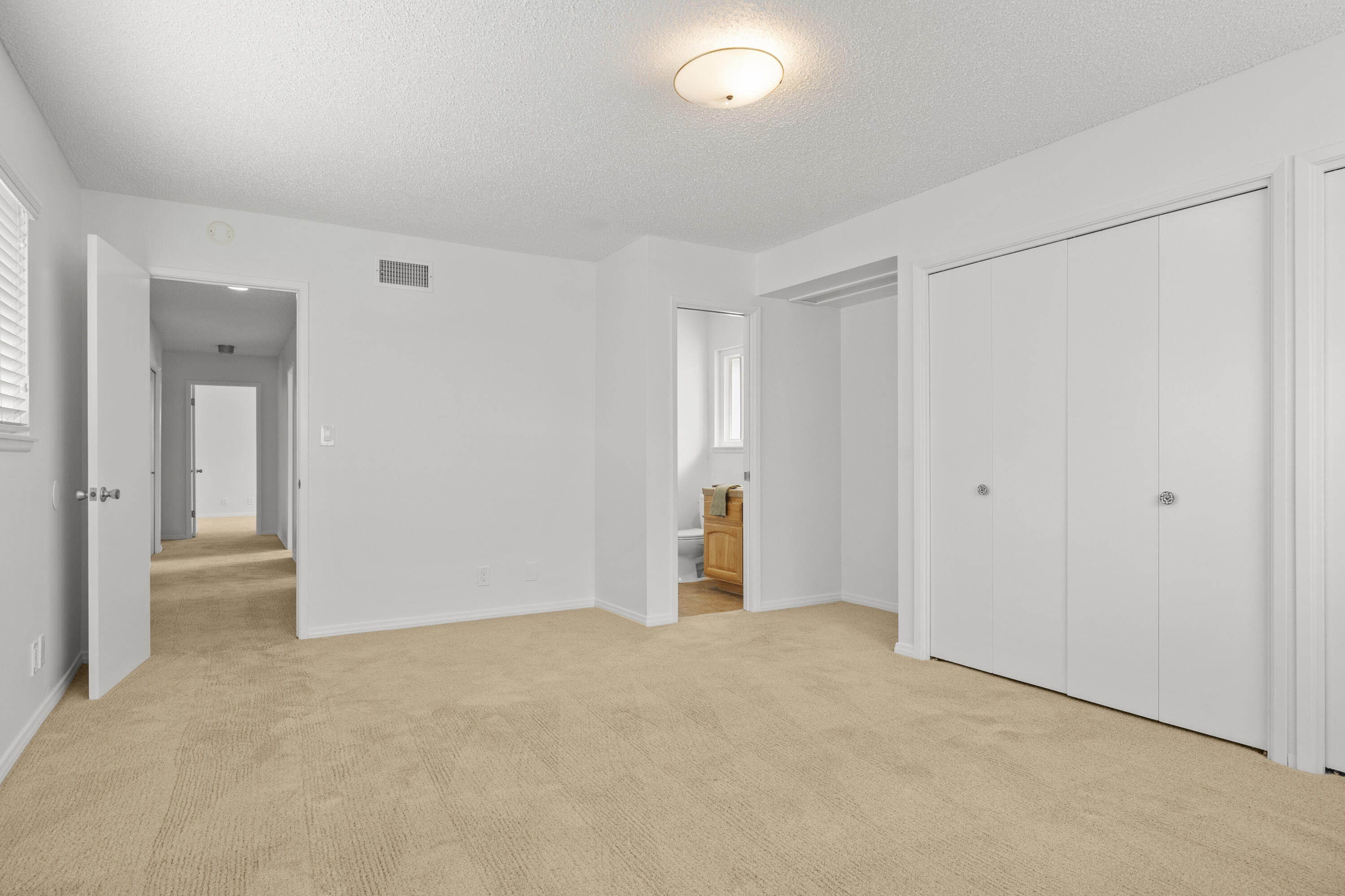 Oxnard, California 93030, United States, 3 Bedrooms Bedrooms, ,3 BathroomsBathrooms,Residential,Active,164039