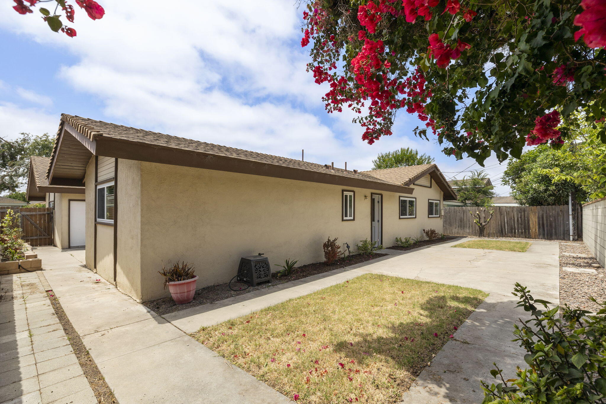 Oxnard, California 93030, United States, 3 Bedrooms Bedrooms, ,3 BathroomsBathrooms,Residential,Active,164039