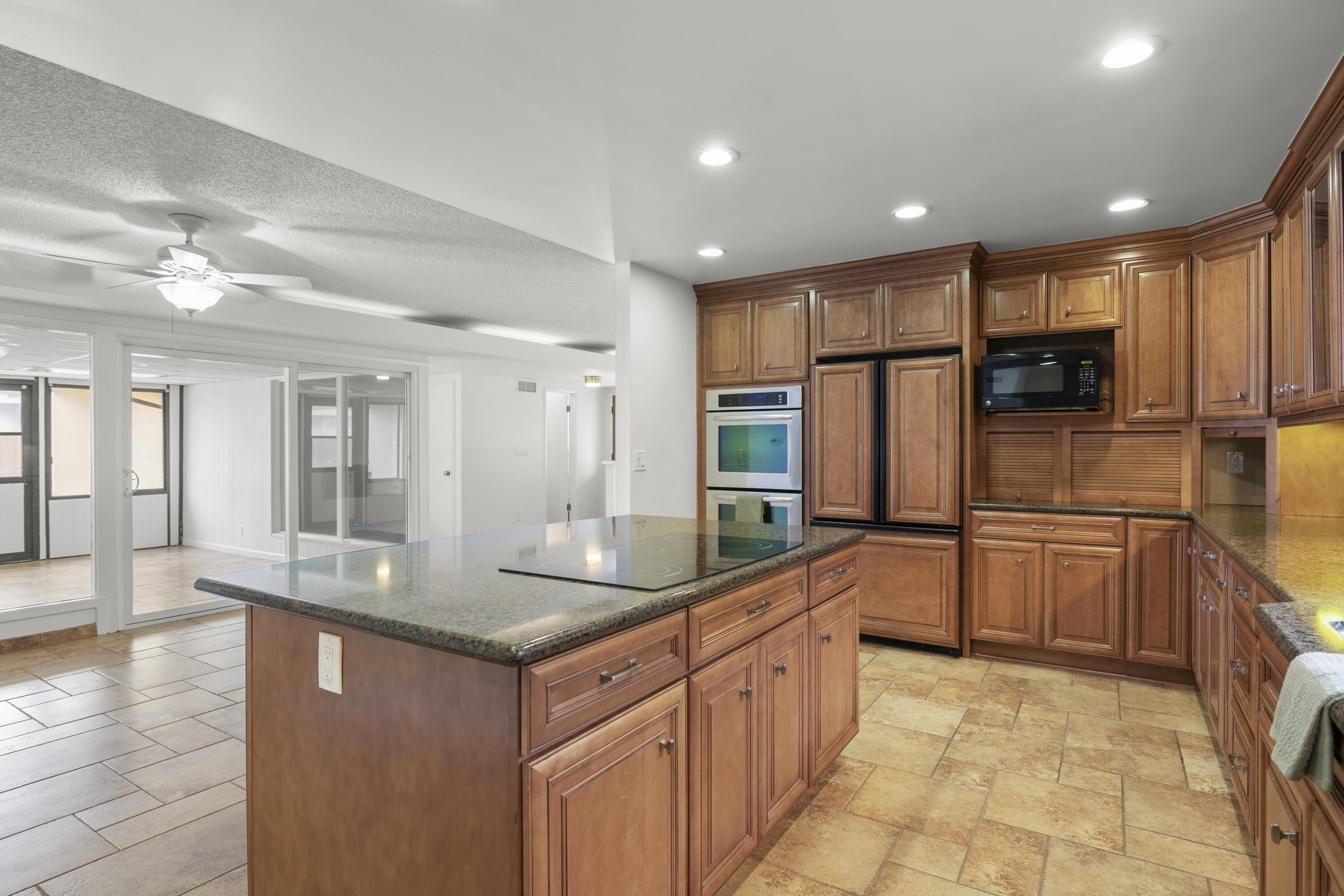 Oxnard, California 93030, United States, 3 Bedrooms Bedrooms, ,3 BathroomsBathrooms,Residential,Active,164039