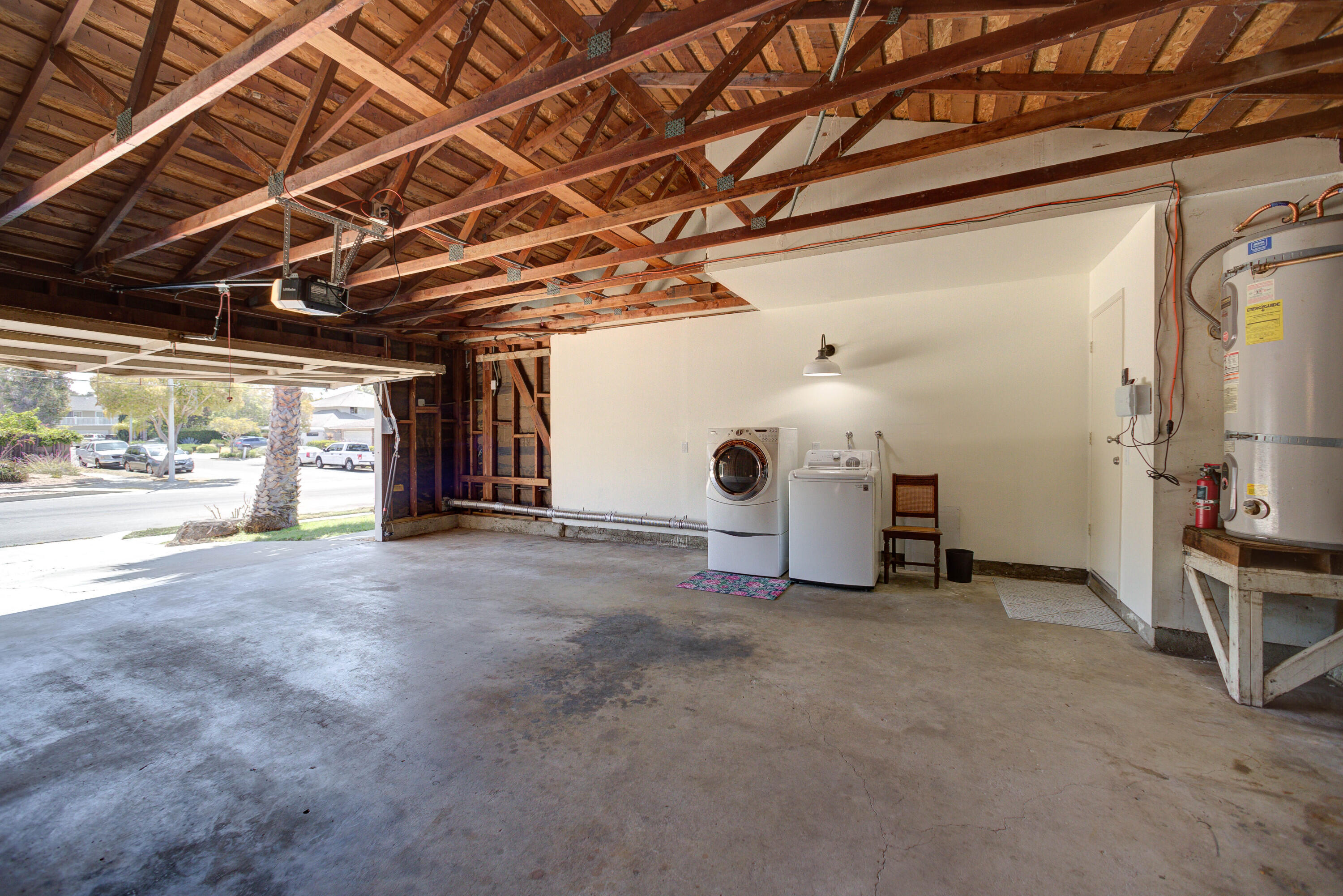 Santa Barbara, California 93117, United States, 4 Bedrooms Bedrooms, ,3 BathroomsBathrooms,Residential,Pending,186496