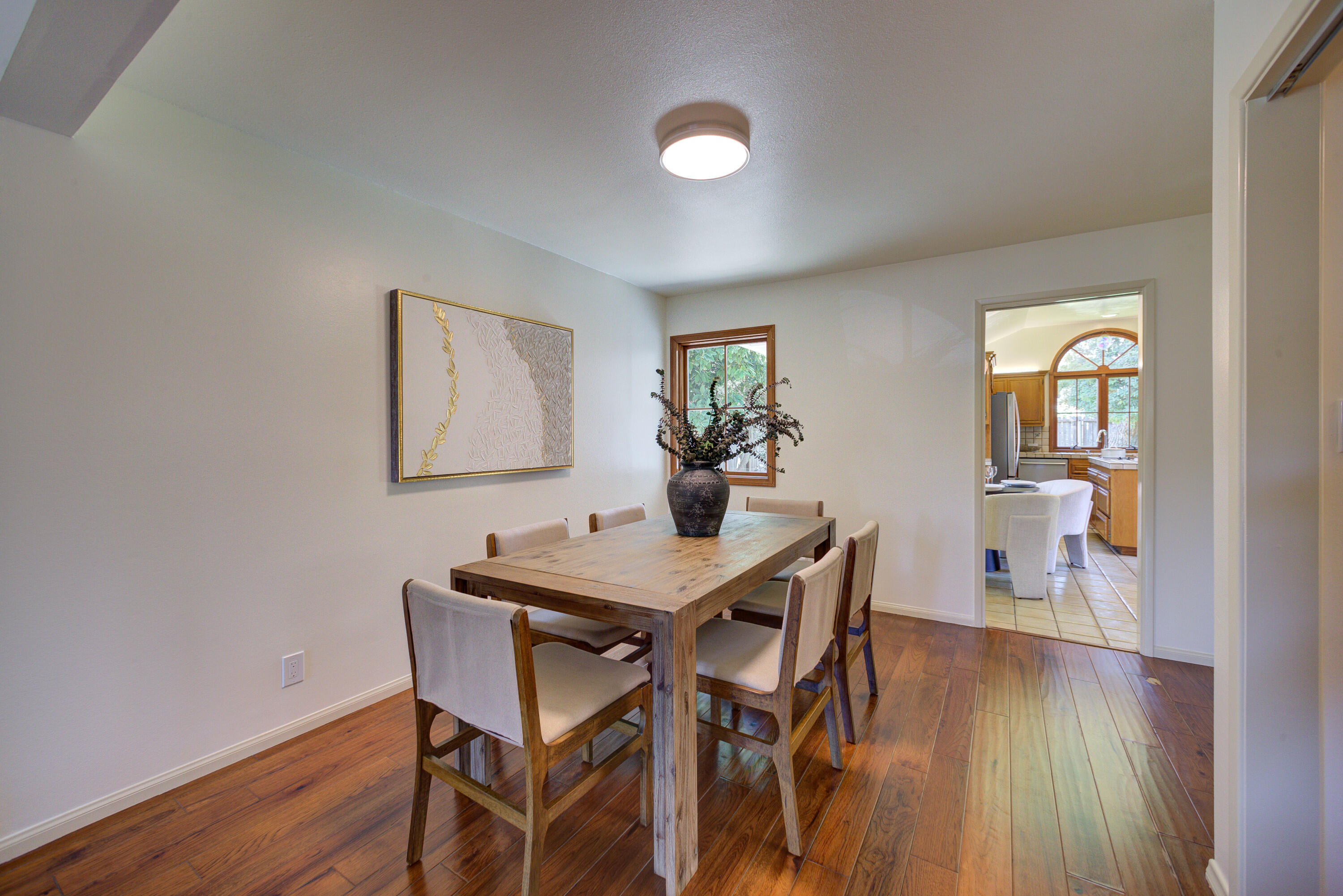 Santa Barbara, California 93117, United States, 4 Bedrooms Bedrooms, ,3 BathroomsBathrooms,Residential,Pending,186496