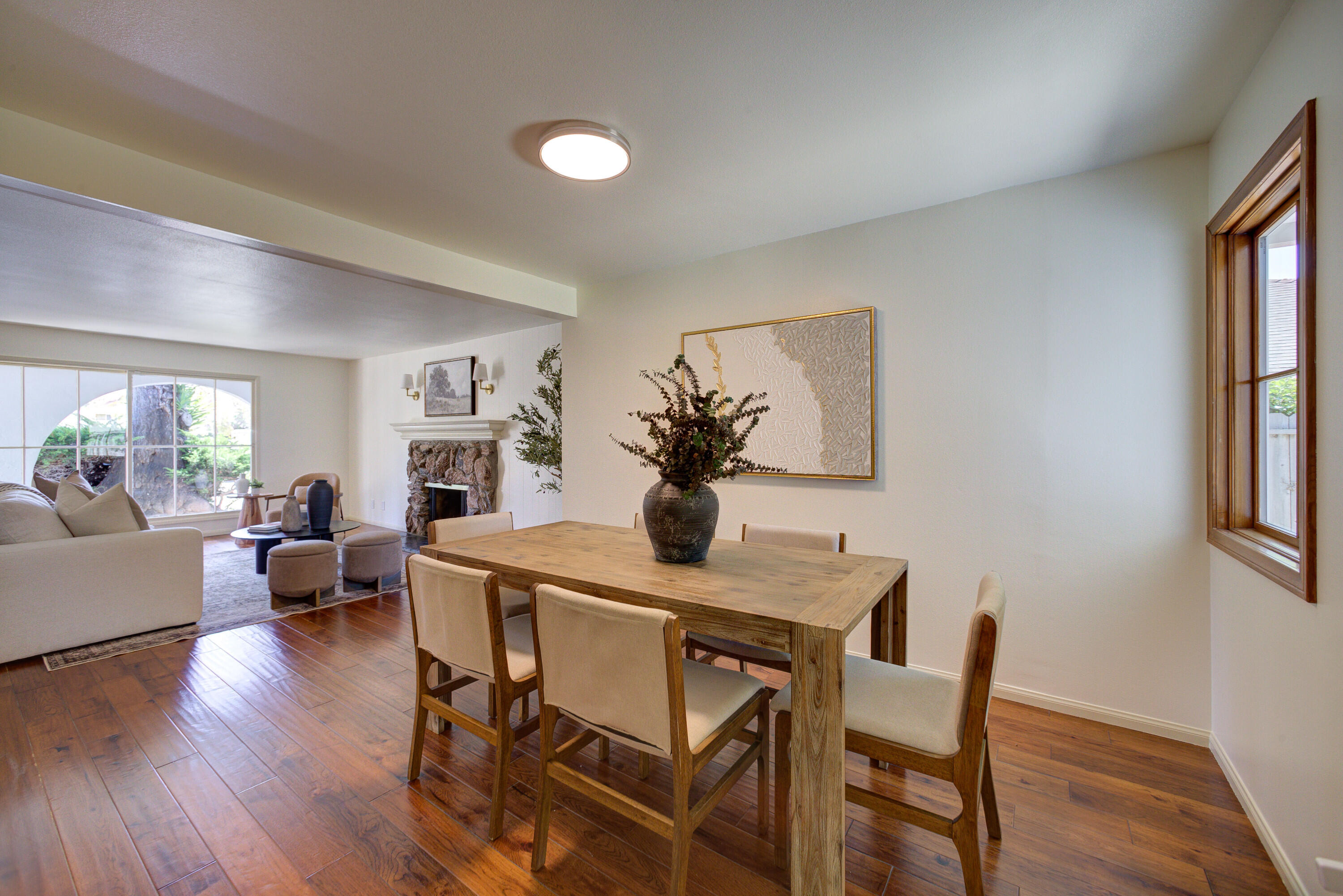 Santa Barbara, California 93117, United States, 4 Bedrooms Bedrooms, ,3 BathroomsBathrooms,Residential,Pending,186496