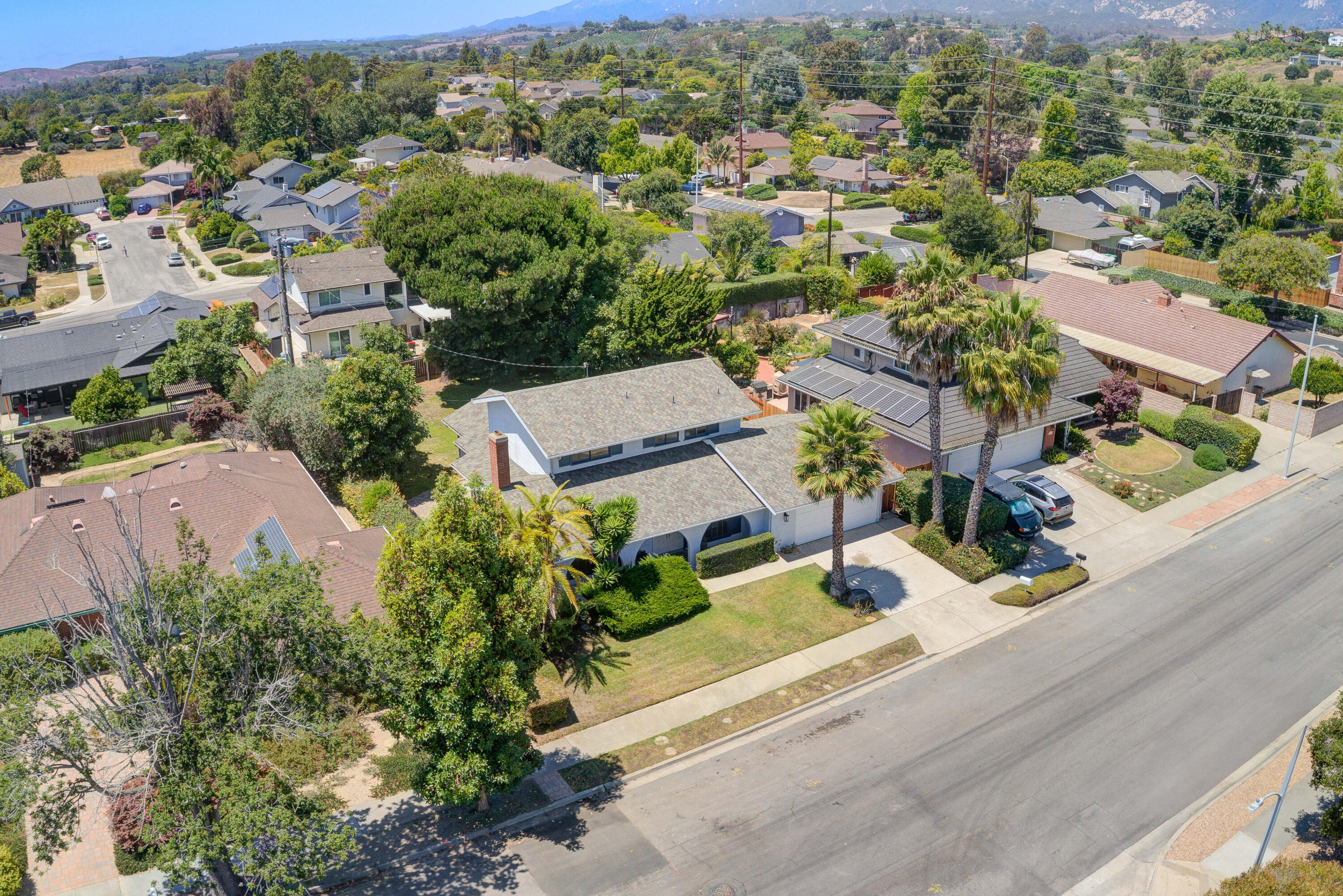 Santa Barbara, California 93117, United States, 4 Bedrooms Bedrooms, ,3 BathroomsBathrooms,Residential,Pending,186496