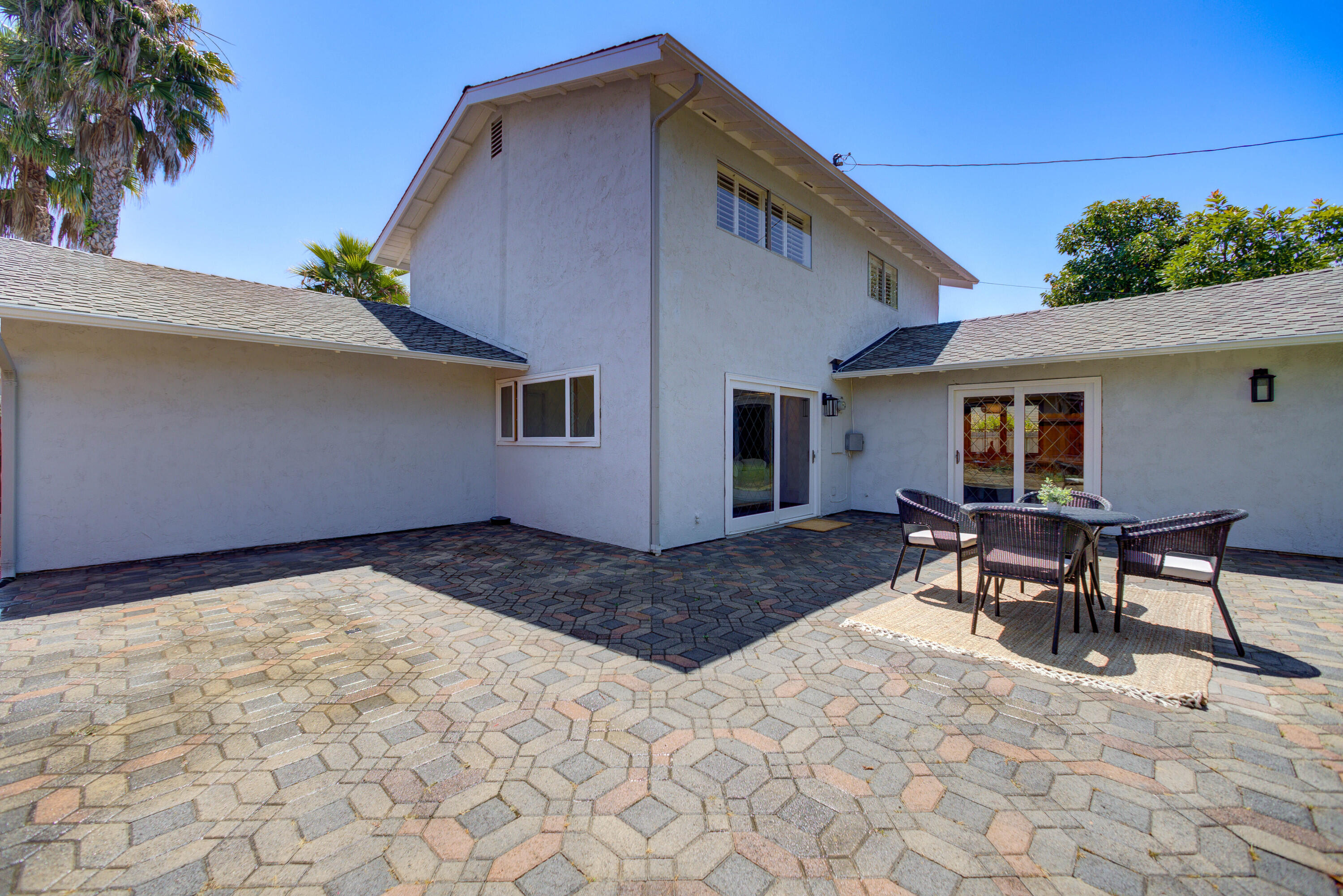 Santa Barbara, California 93117, United States, 4 Bedrooms Bedrooms, ,3 BathroomsBathrooms,Residential,Pending,186496