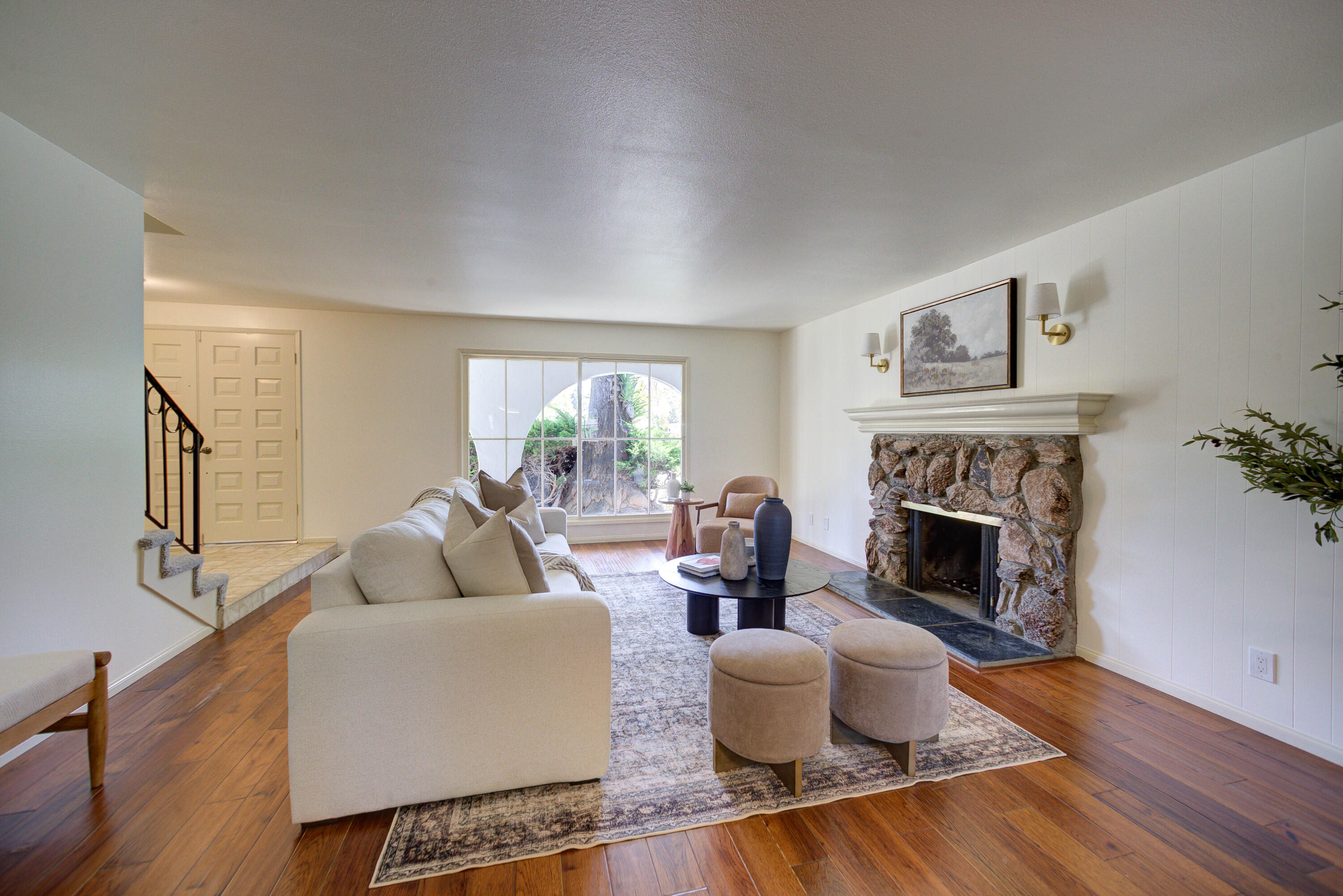 Santa Barbara, California 93117, United States, 4 Bedrooms Bedrooms, ,3 BathroomsBathrooms,Residential,Pending,186496