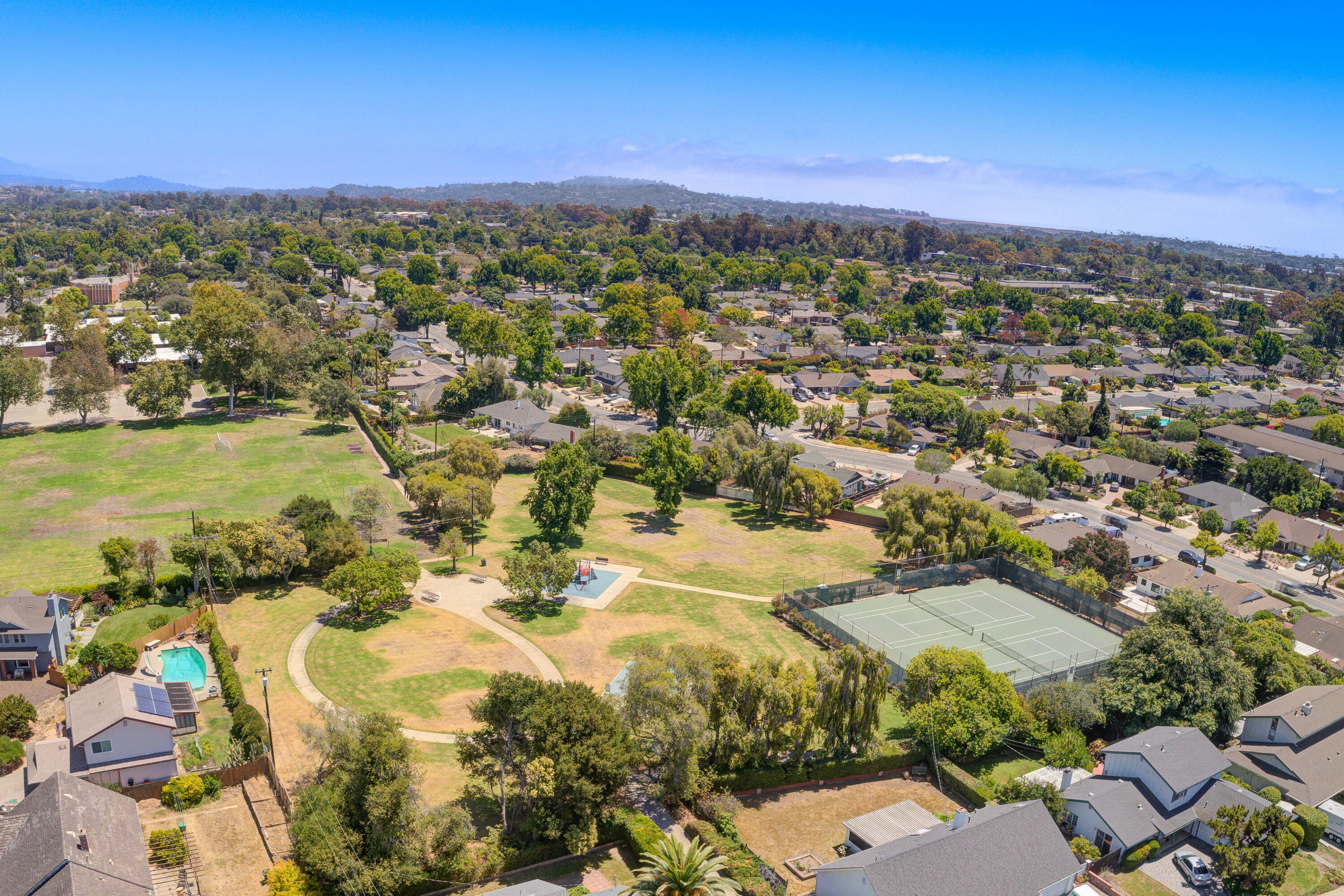 Santa Barbara, California 93117, United States, 4 Bedrooms Bedrooms, ,3 BathroomsBathrooms,Residential,Pending,186496