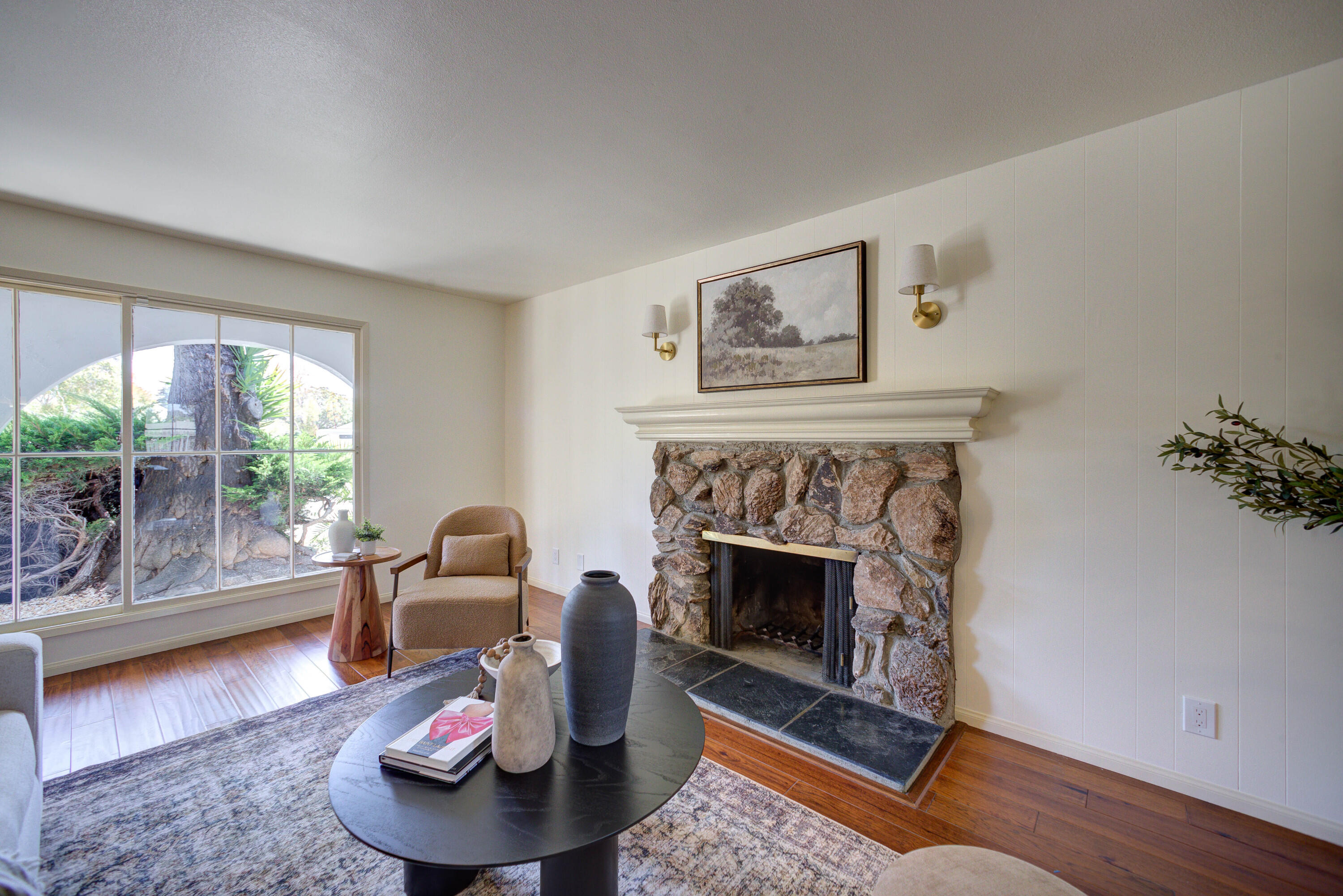 Santa Barbara, California 93117, United States, 4 Bedrooms Bedrooms, ,3 BathroomsBathrooms,Residential,Pending,186496