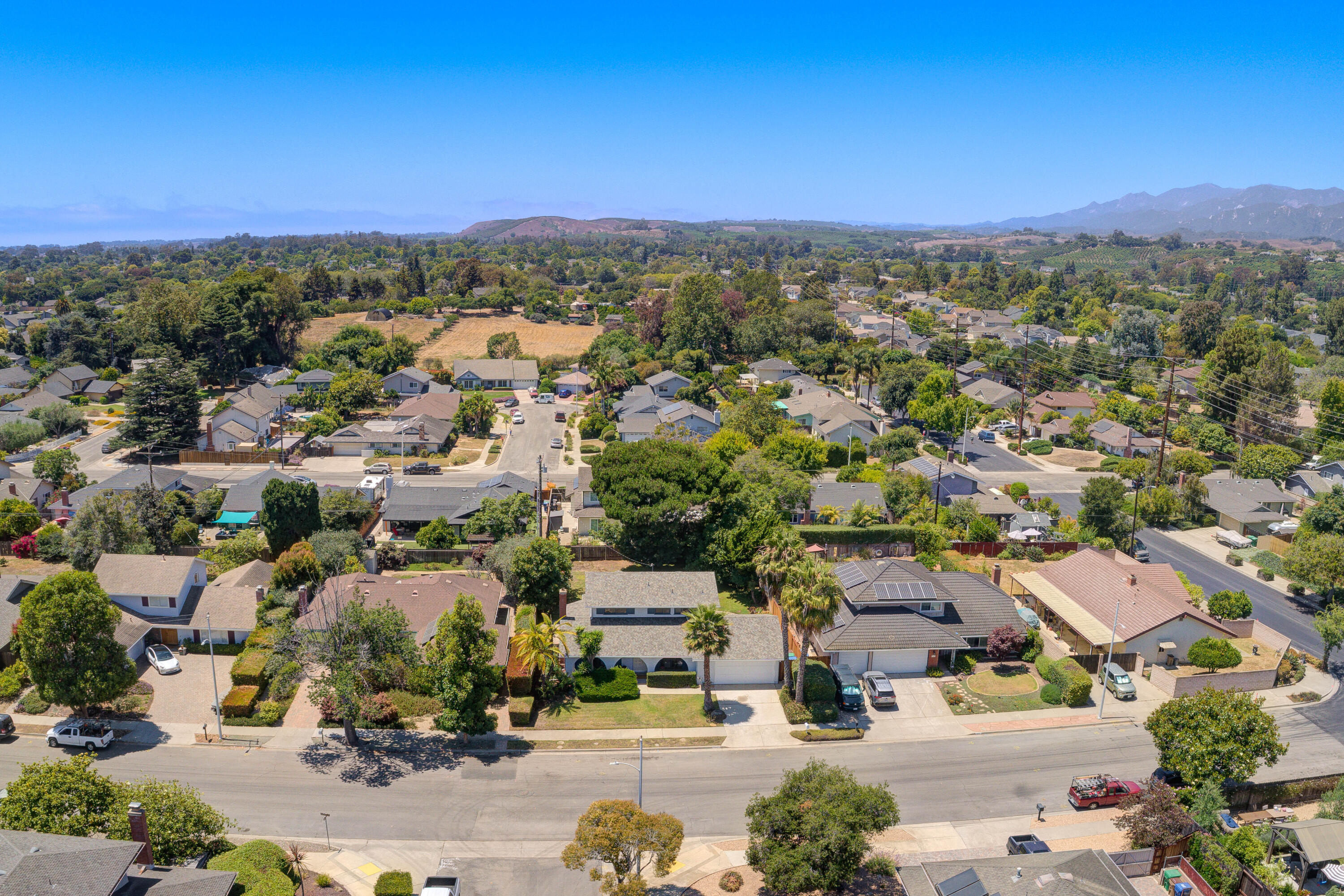 Santa Barbara, California 93117, United States, 4 Bedrooms Bedrooms, ,3 BathroomsBathrooms,Residential,Pending,186496