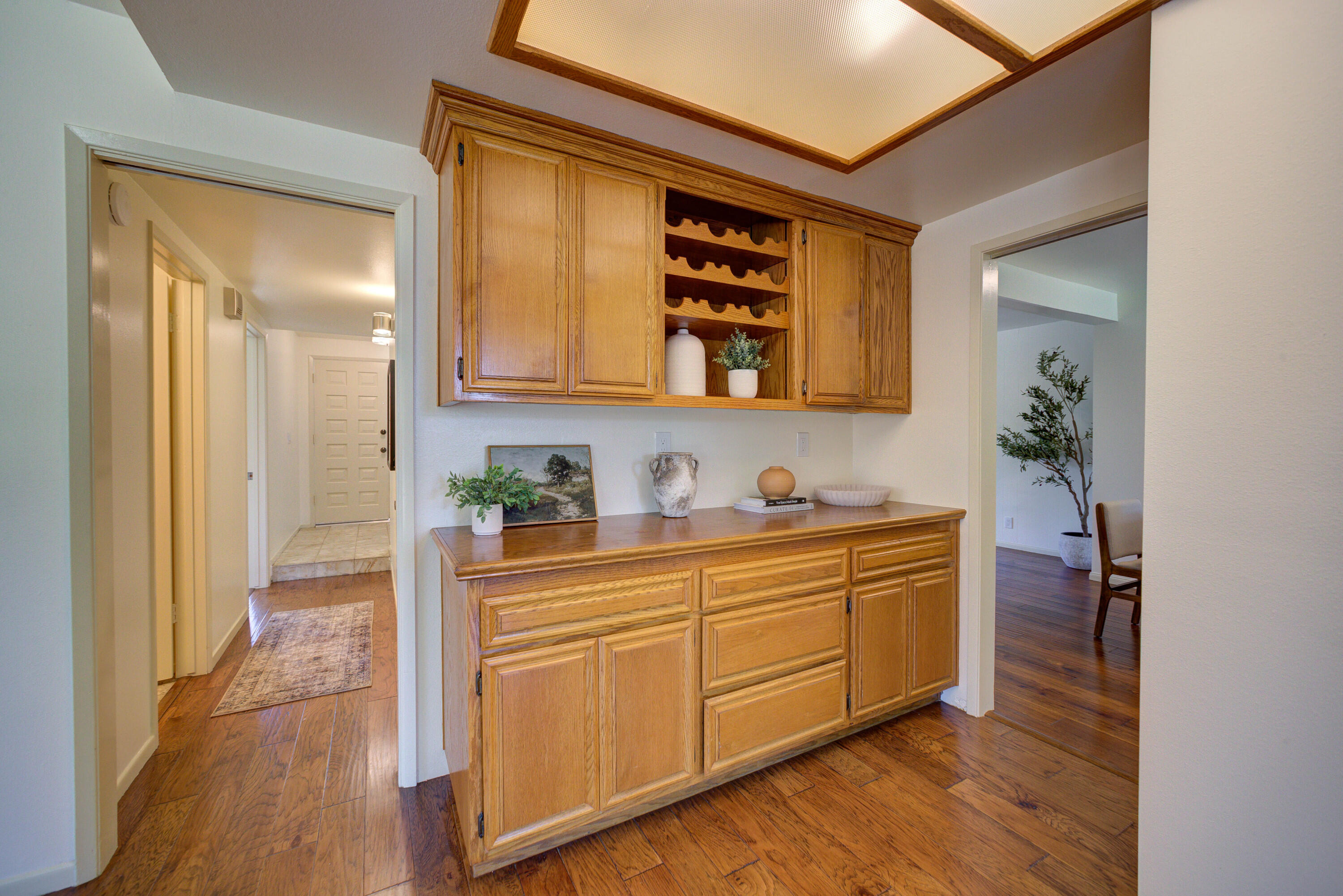 Santa Barbara, California 93117, United States, 4 Bedrooms Bedrooms, ,3 BathroomsBathrooms,Residential,Pending,186496