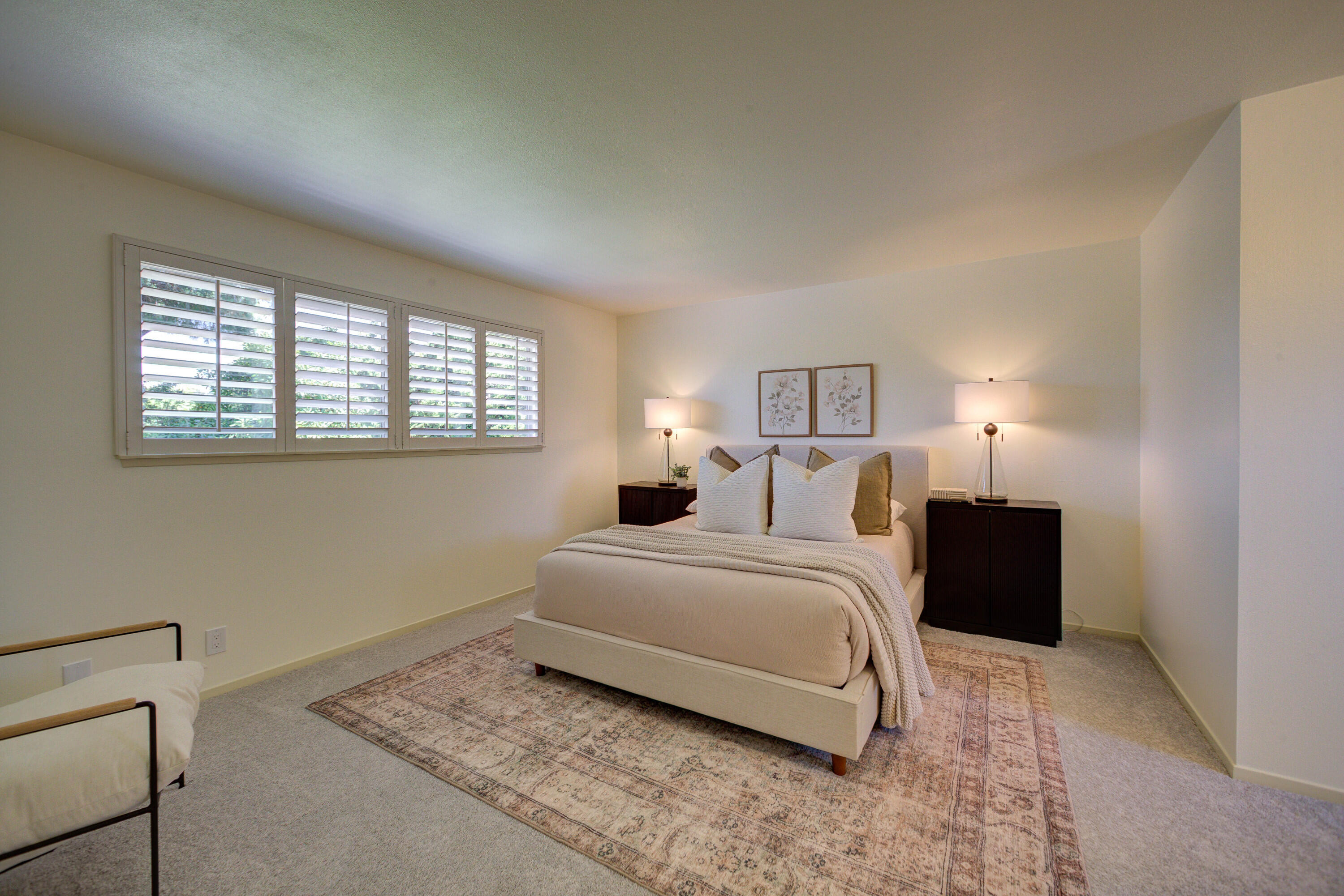 Santa Barbara, California 93117, United States, 4 Bedrooms Bedrooms, ,3 BathroomsBathrooms,Residential,Pending,186496