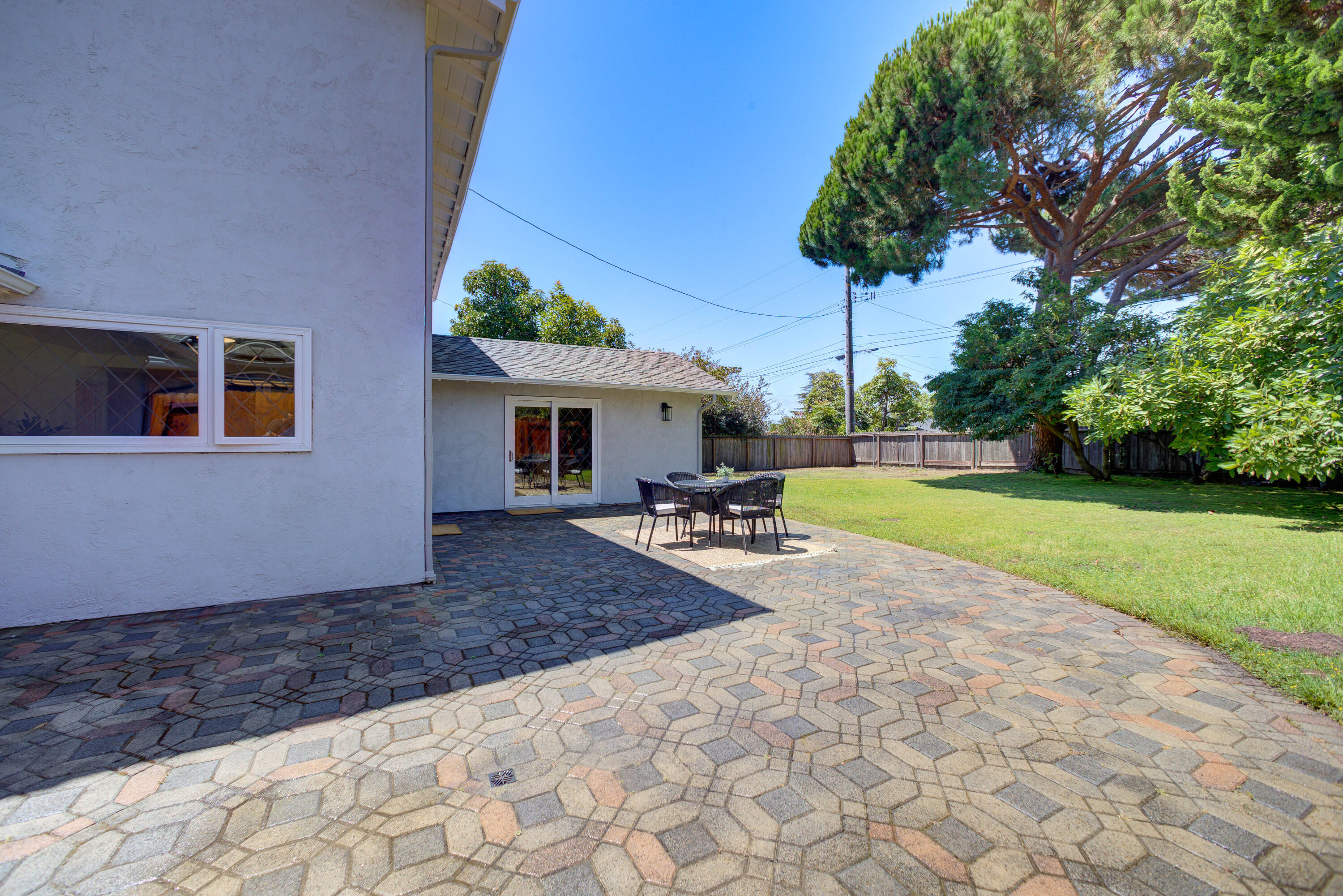 Santa Barbara, California 93117, United States, 4 Bedrooms Bedrooms, ,3 BathroomsBathrooms,Residential,Pending,186496