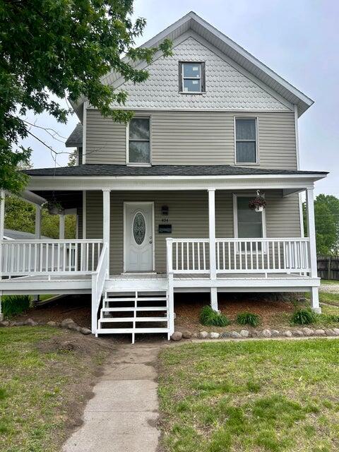 Photo 1 of 21 — 404 GRANDVIEW, Muscatine, IA 52761