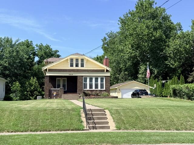 Photo 1 of 27 — 989 NEWELL, Muscatine, IA 52761