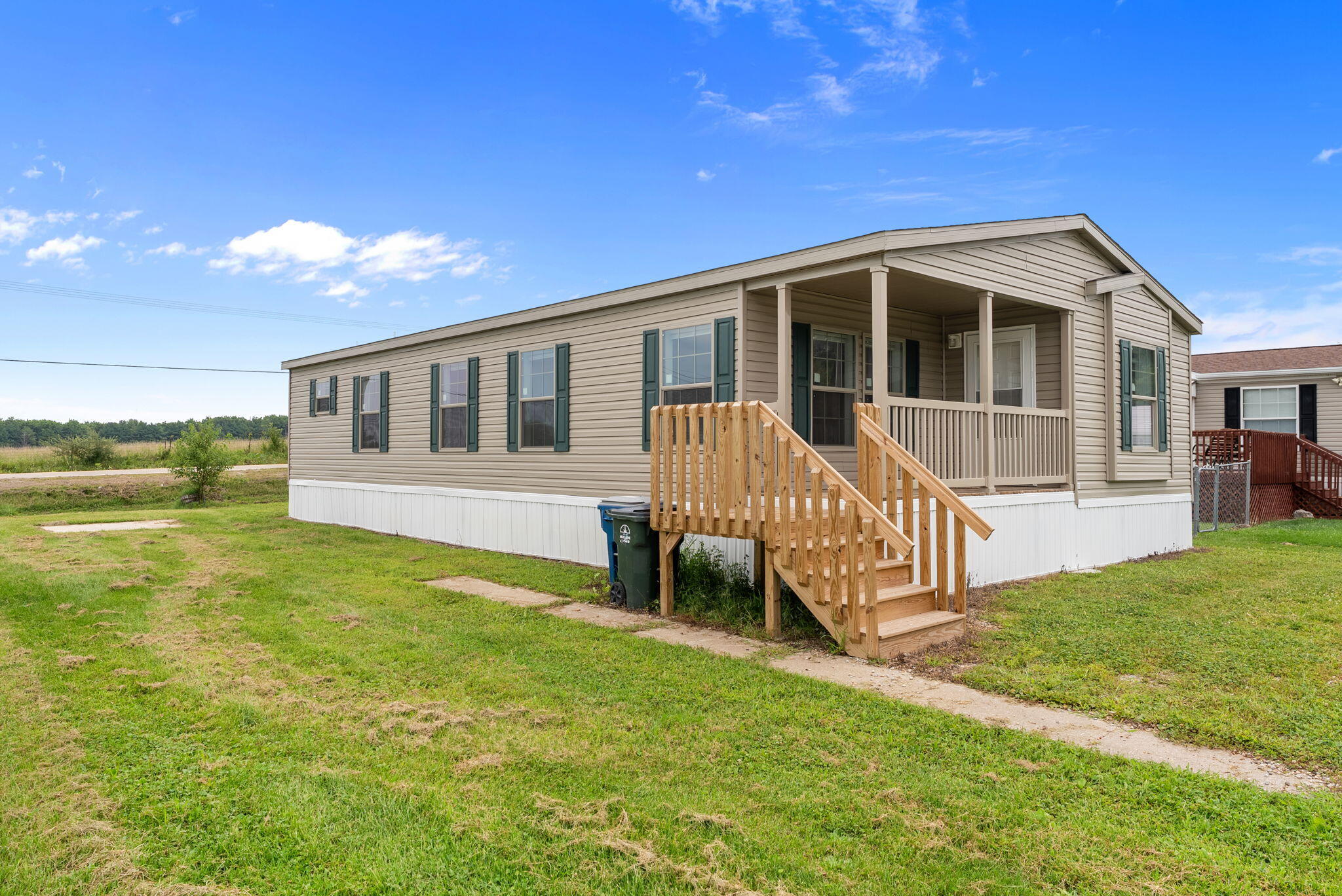 Photo 1 of 20 — 4951 ABRAMS DR, Muscatine, IA 52761