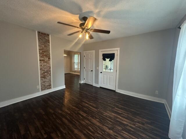 707 W 8TH ST - Photo 3