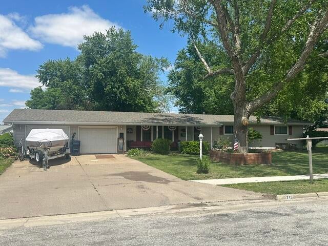 215 W PRAIRIE ST