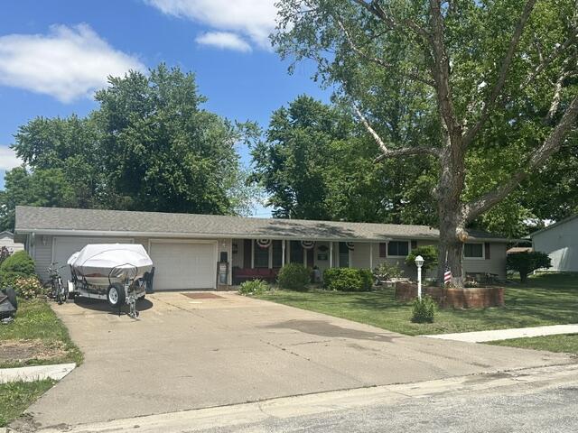 215 W PRAIRIE ST - Photo 2