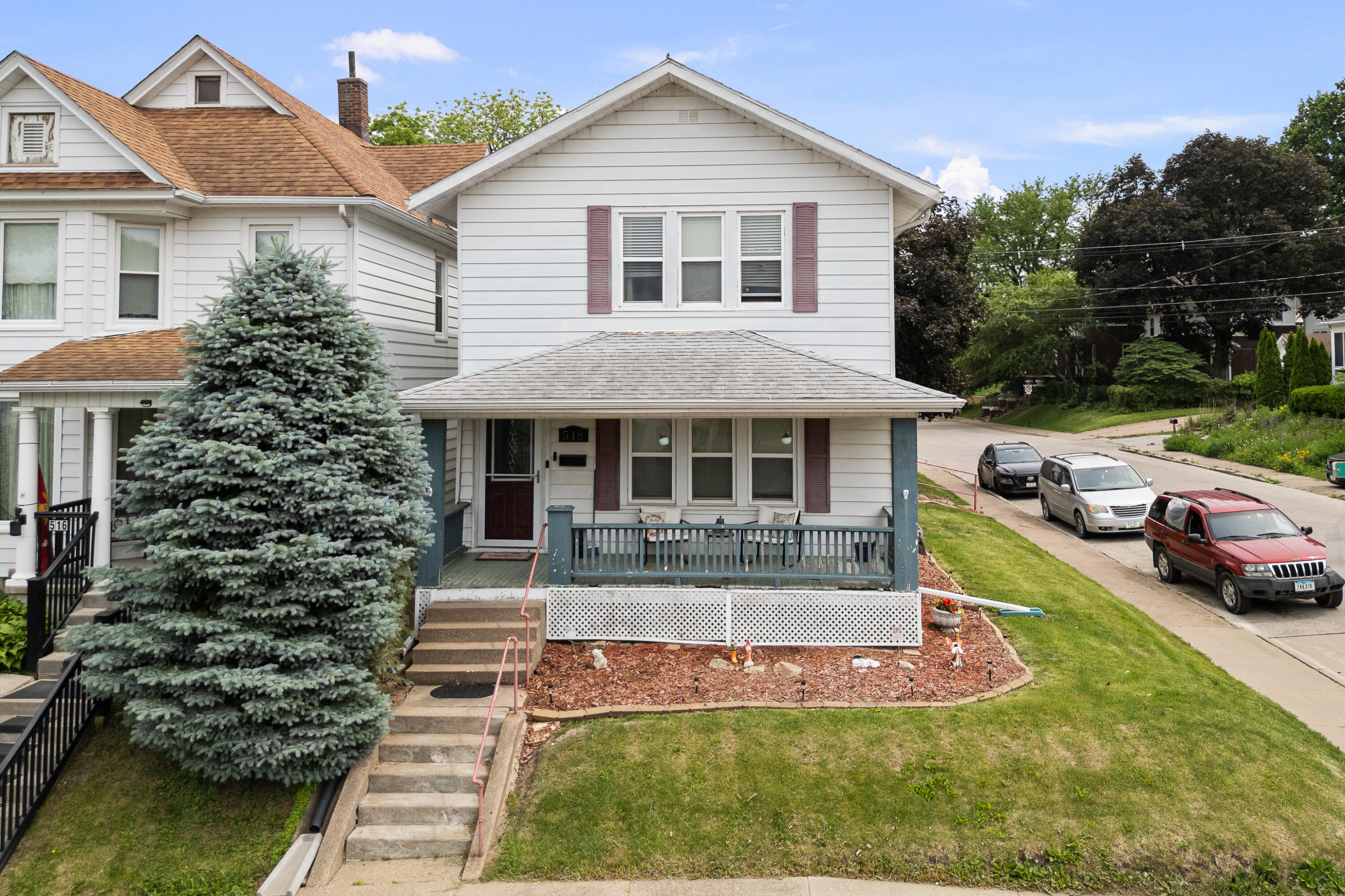 Photo 1 of 40 — 518 W 4TH, Muscatine, IA 52761