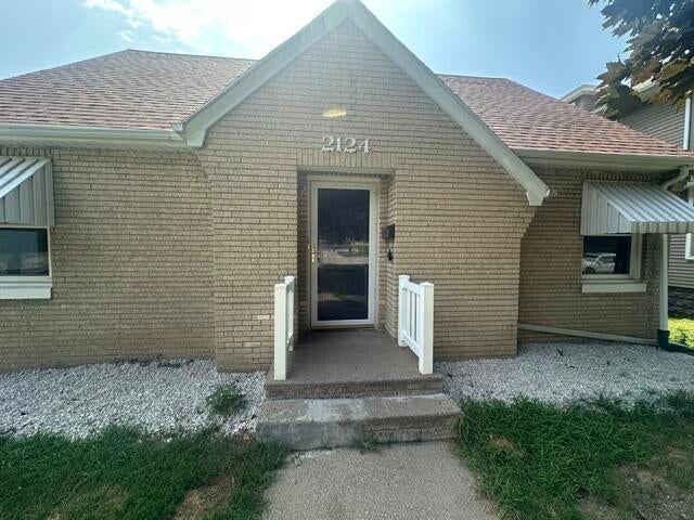 2124 MULBERRY AVE - Photo 2