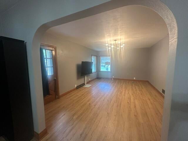 2124 MULBERRY AVE - Photo 4