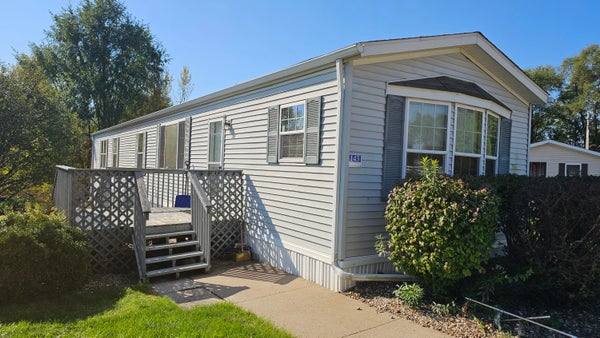 11325 140TH ST TRLR 143, DAVENPORT, IA 52804 - Image 3ca15b945407e632d2ba24275d2b60ee/529498859