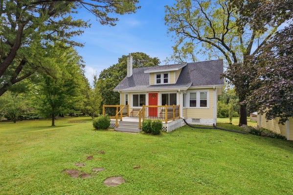 2103 SNUG HARBOR DR, MUSCATINE, IA 52761 - Image 4e95cbc48e61380685f60be0b5128c12/245871850