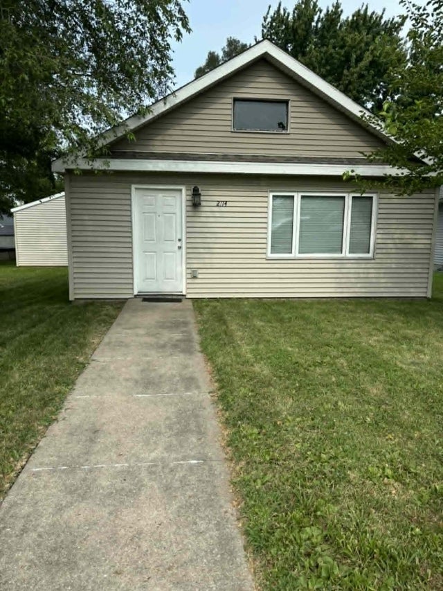 2114 GRAND