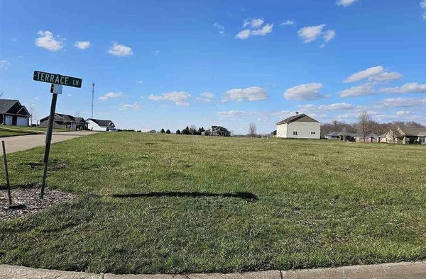 1437 TERRACE LN, WEST LIBERTY, IA 52776 - Image 77aba87878bfb20eab0aaed646cd6d69/1266030316