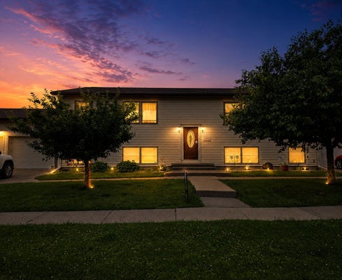 1203 KIRSTIN CT APT 2, MUSCATINE, IA 52761 - Image 7ad7fe0a09b8f2e3ba2c892e852dcf24/3385315372