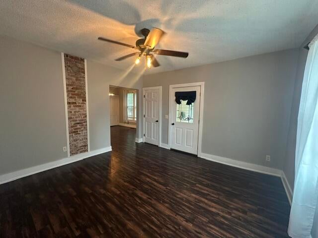 707 W 8TH ST - Photo 3