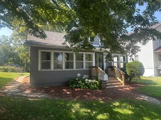 428 2ND ST - Photo 3