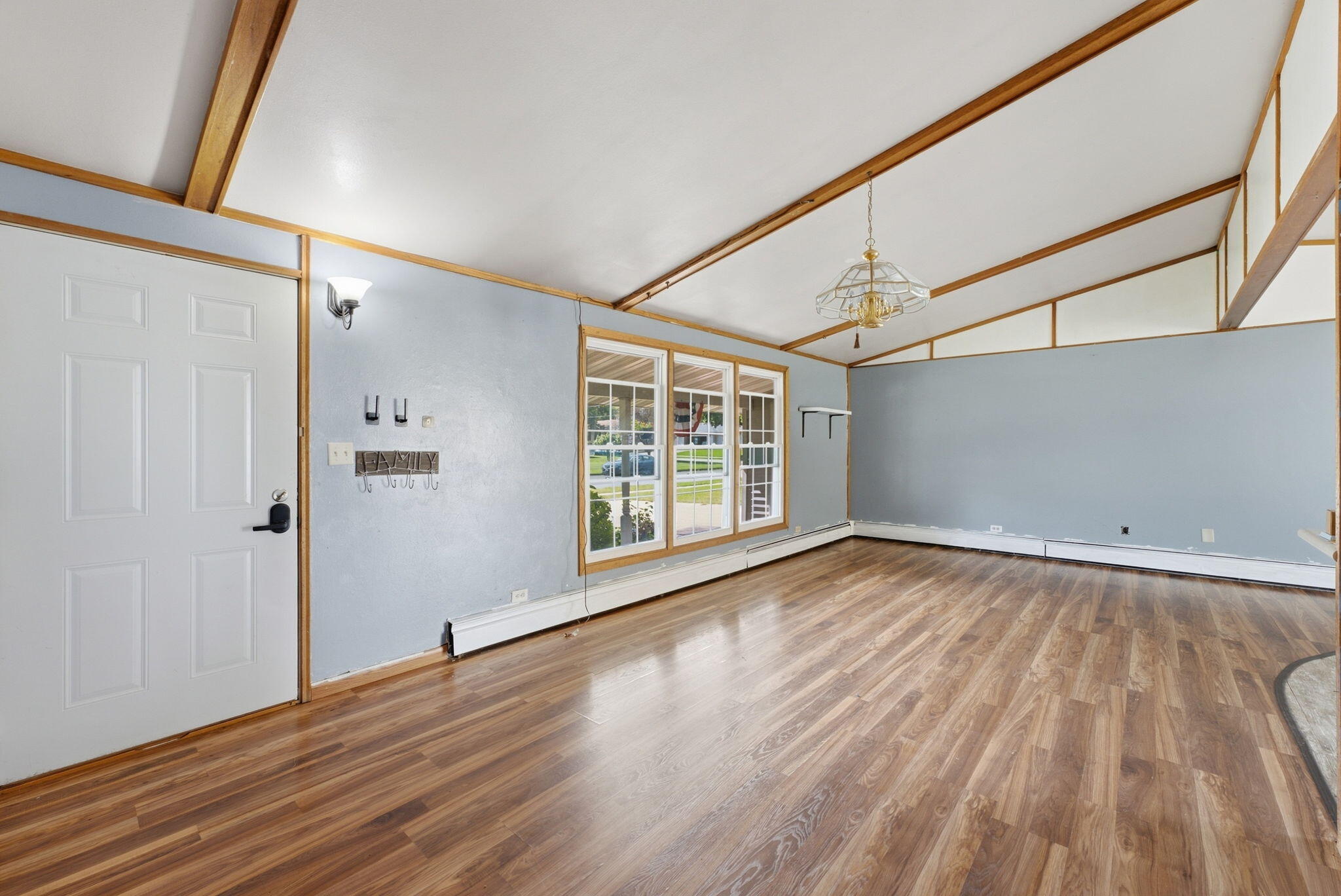215 W PRAIRIE ST - Photo 4